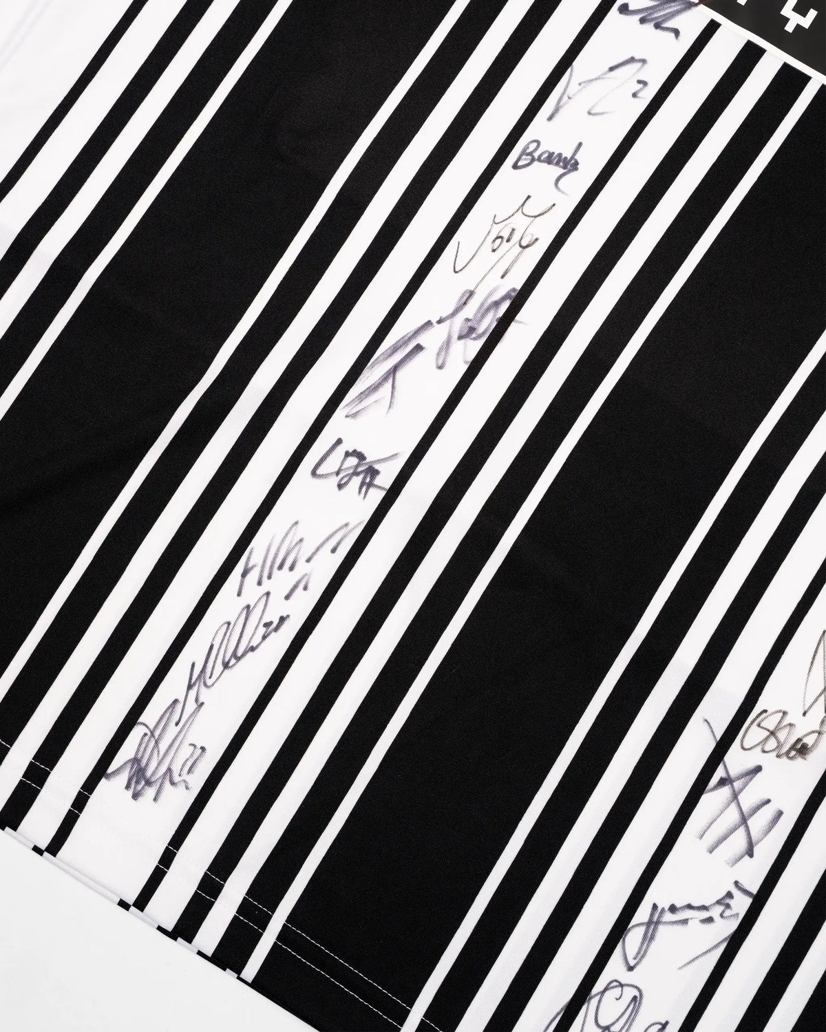 Newcastle United 26/27 Boxed Signed Home Shirt - Full Squad