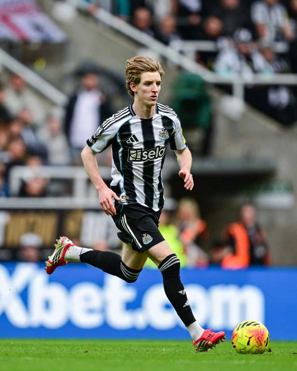 Newcastle United GORDON 25/26 Match Worn Signed Shirt - Everton (H)