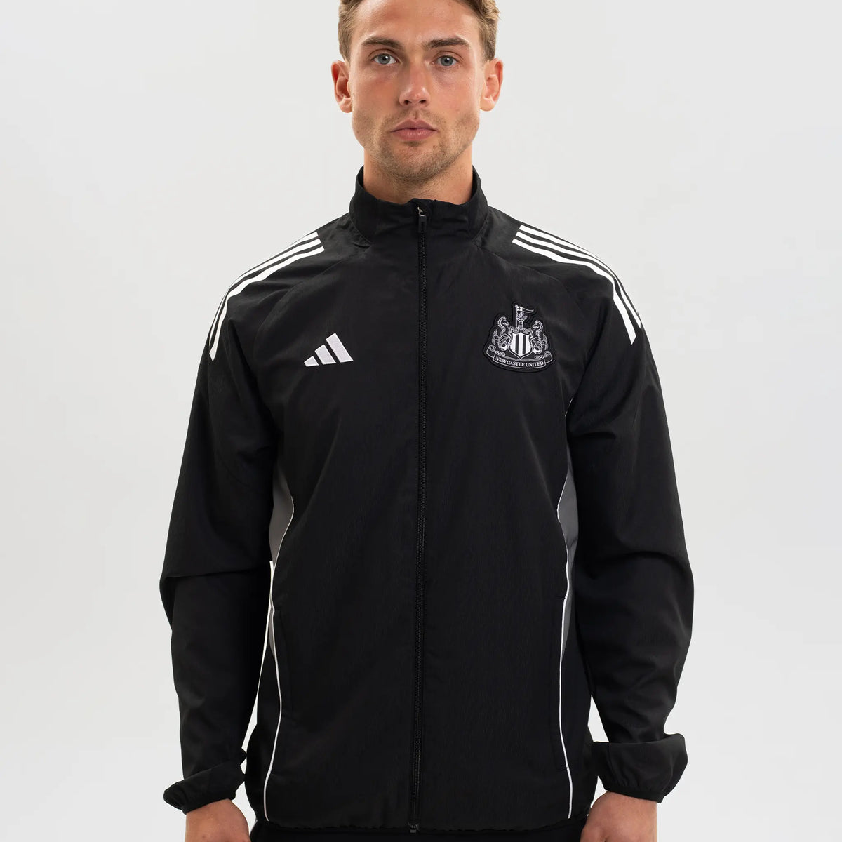Newcastle United adidas 25/26 Coach's Black Edition Presentation Jacke