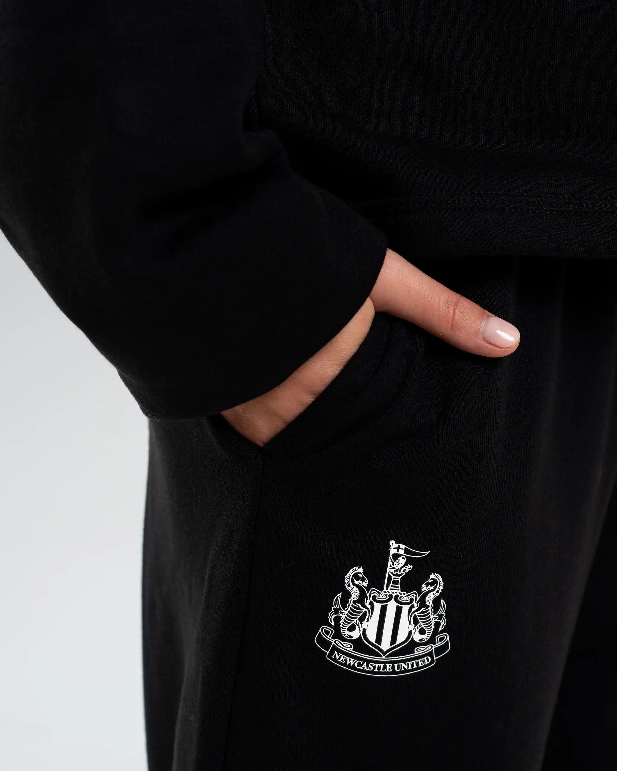 Newcastle United adidas Women's Black Cuffed Joggers