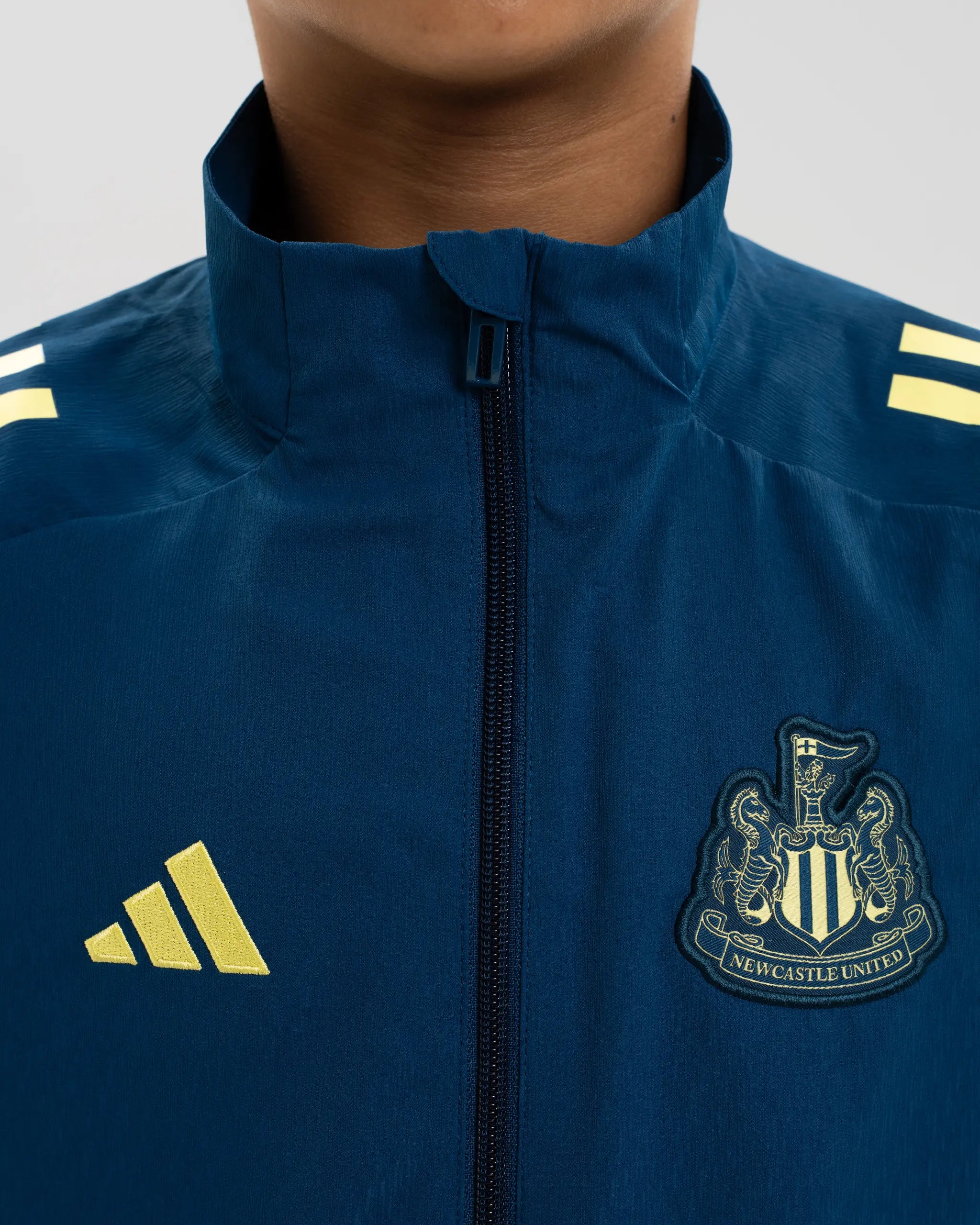 Newcastle United adidas 25/26 Coach's Range Kids' Presentation Jacket