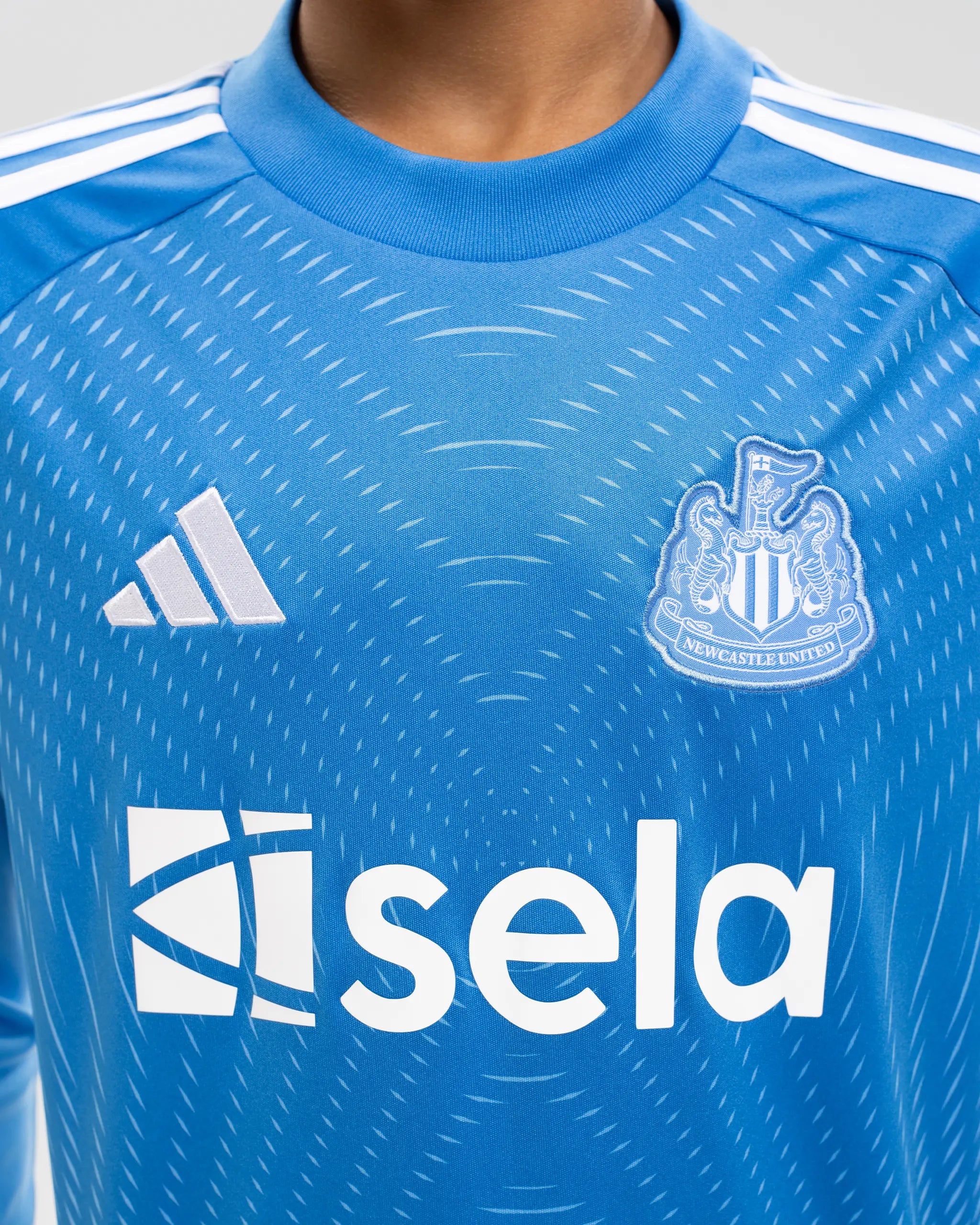 Newcastle United adidas Kids' 25/26 Blue Long Sleeve Goalkeeper Shirt