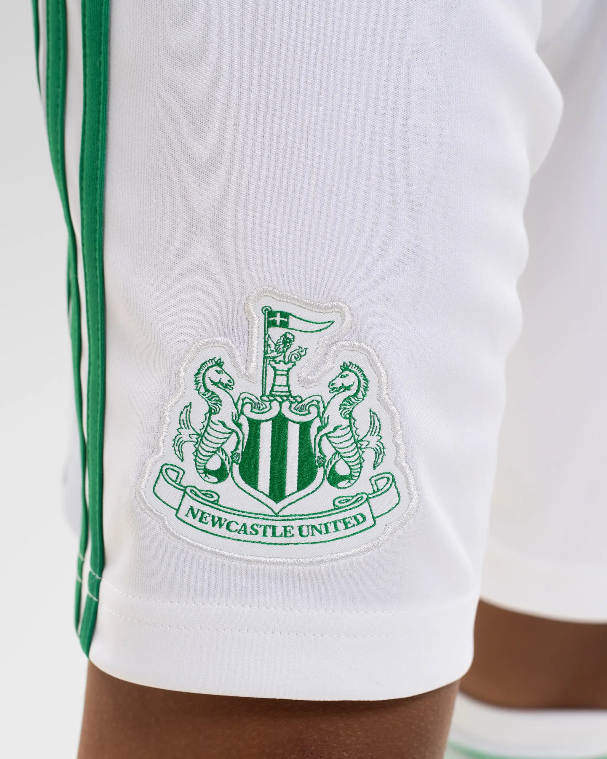Newcastle United adidas Kids' 25/26 Away Shorts