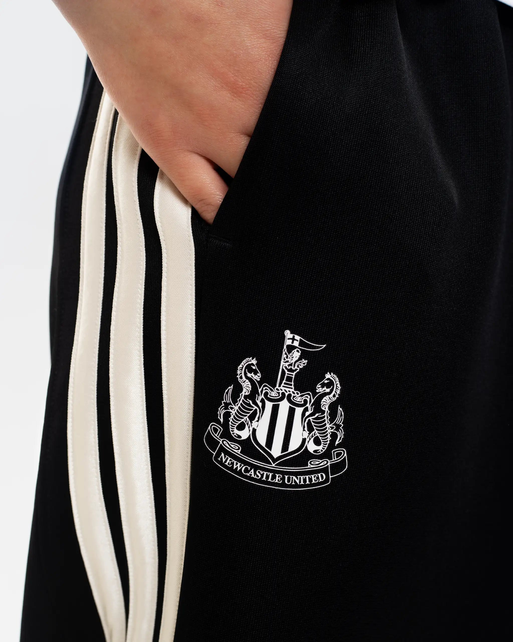 Newcastle United adidas Women's Black 3-Stripe Wide Leg Joggers
