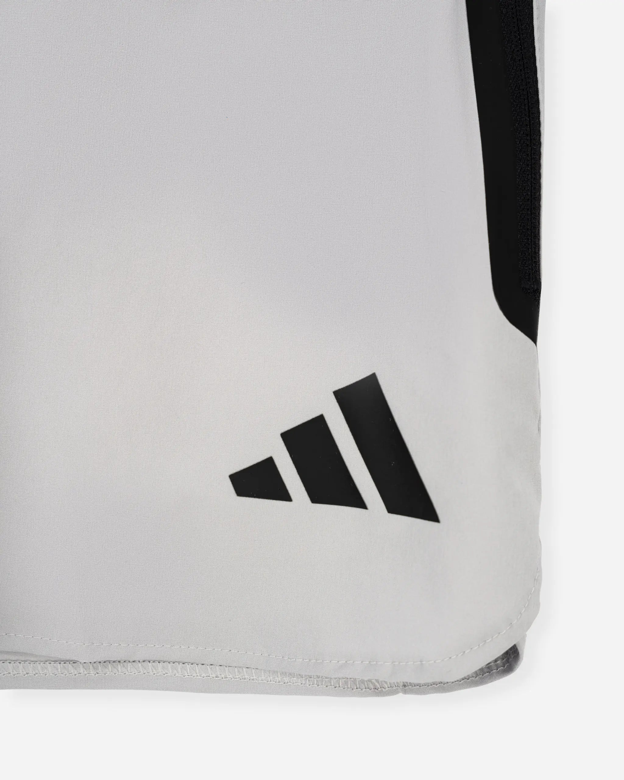 Newcastle United Kids' Alternative Tiro Travel Grey Shorts