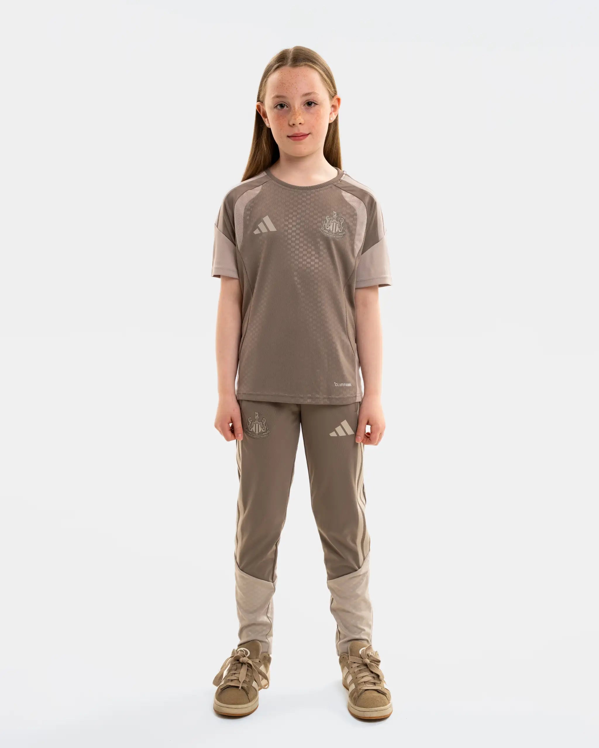 Newcastle United adidas Kids' 26/27 Coach's Range Beige Shirt