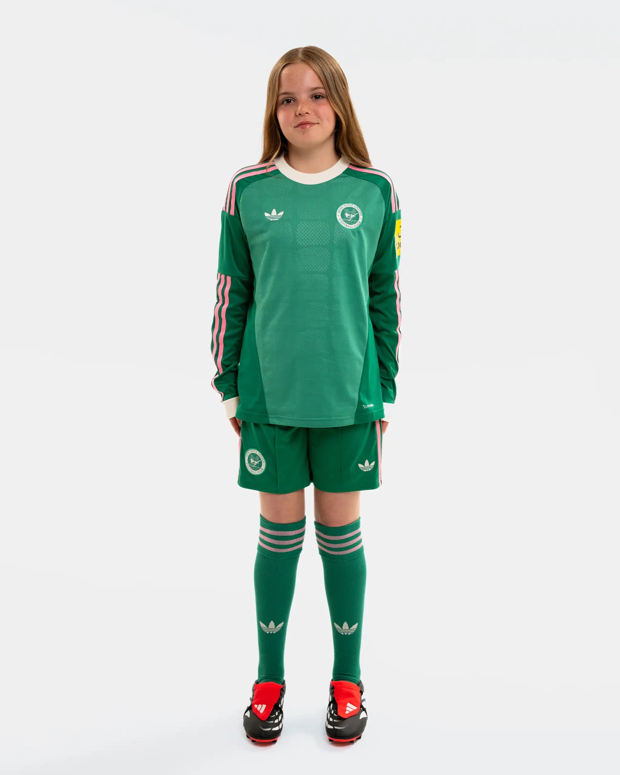 Newcastle United adidas Kids' 26/27 Green Goalkeeper Shorts