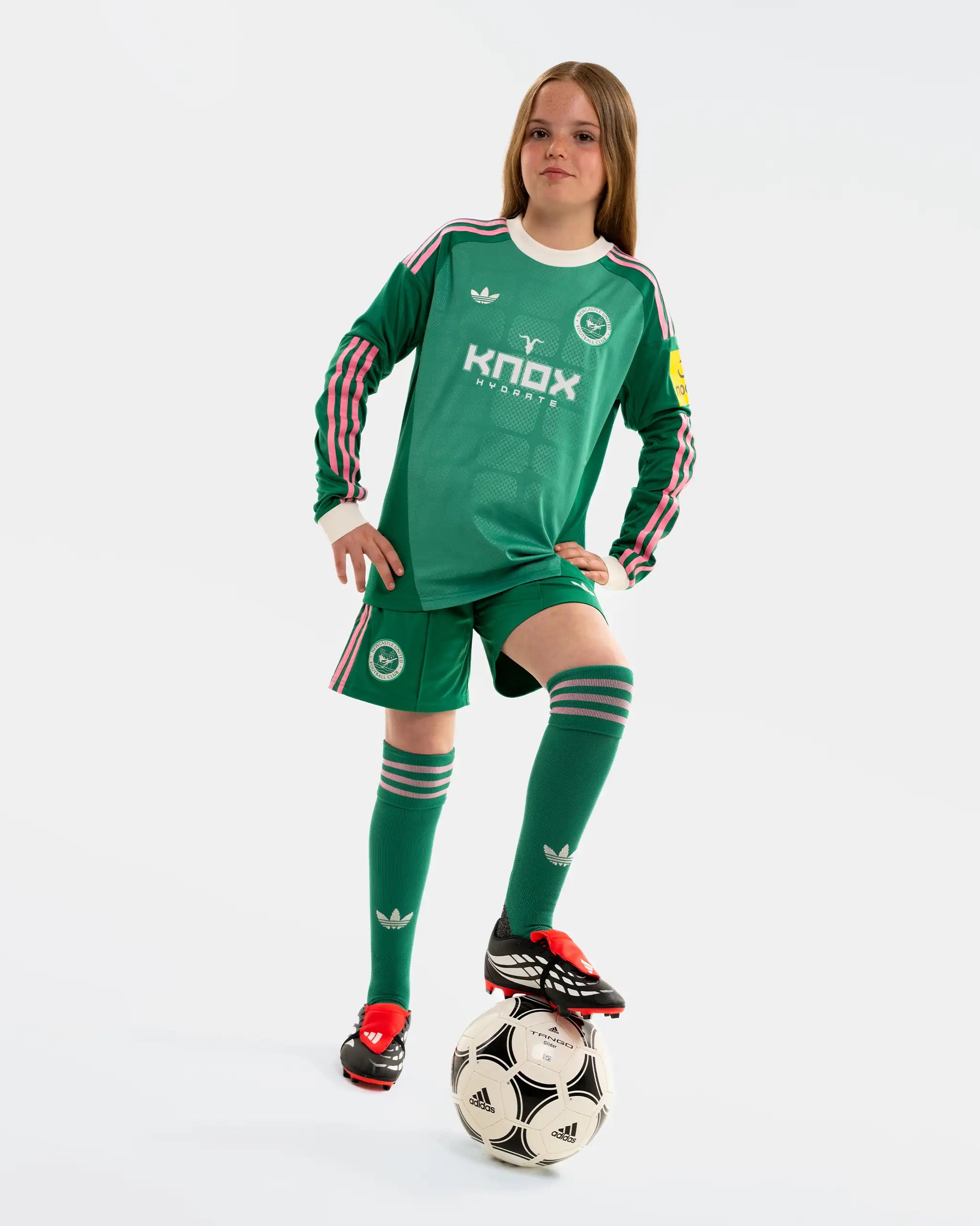 Newcastle United adidas Kids' 26/27 Green Long Sleeve Goalkeeper Shirt