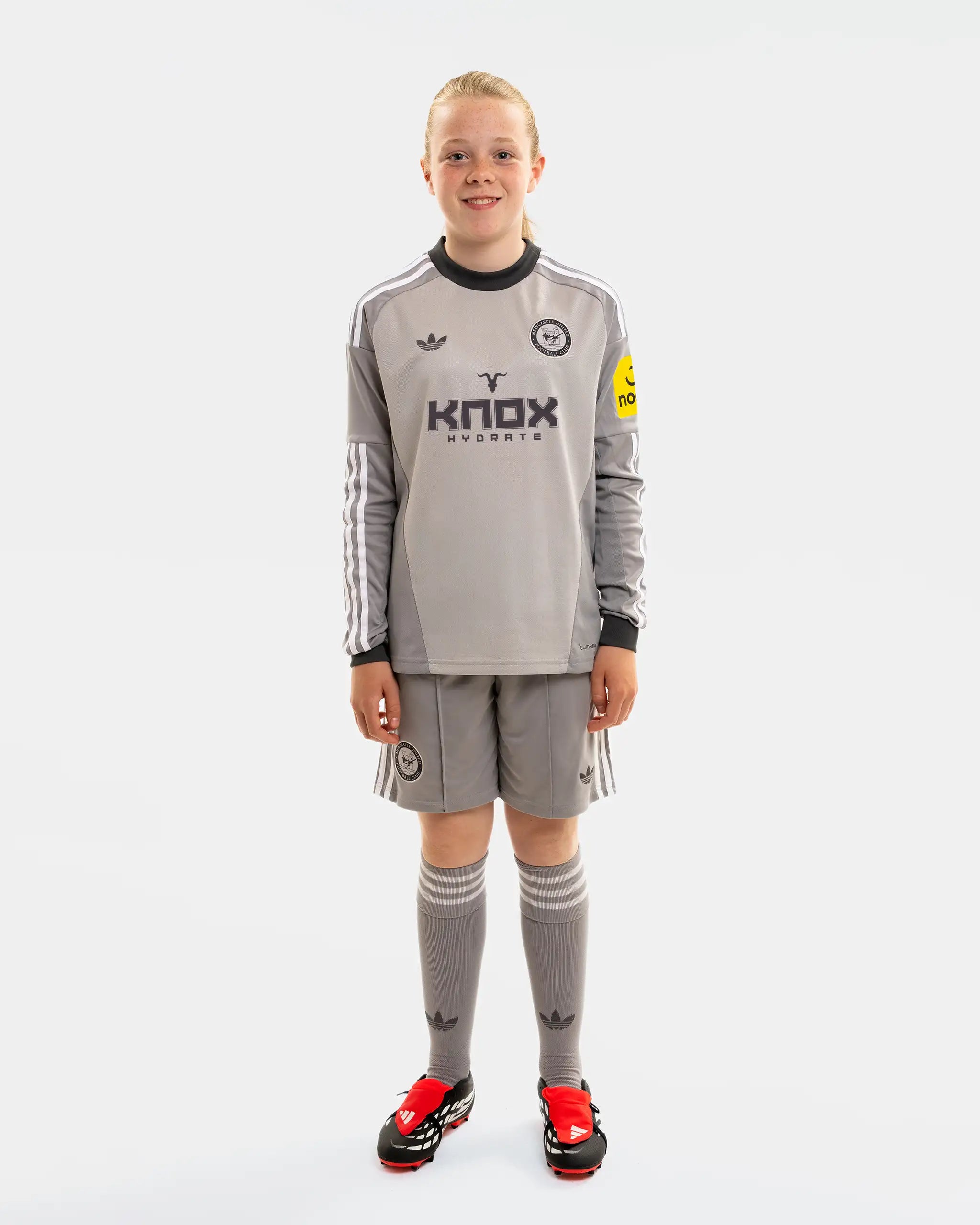 Newcastle United adidas Kids' 26/27 Grey Long Sleeve Goalkeeper Shirt