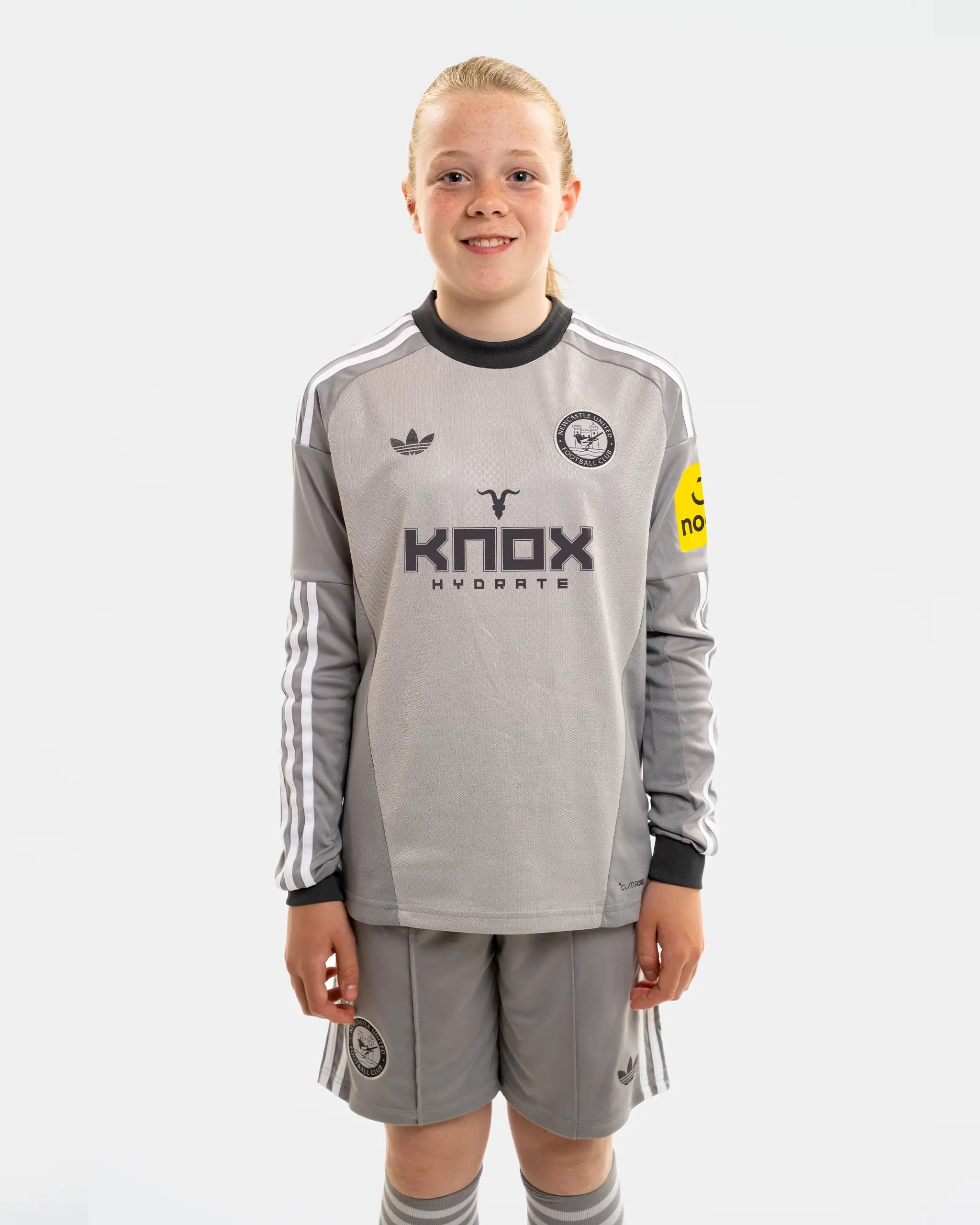 Newcastle United adidas Kids' 26/27 Grey Long Sleeve Goalkeeper Shirt
