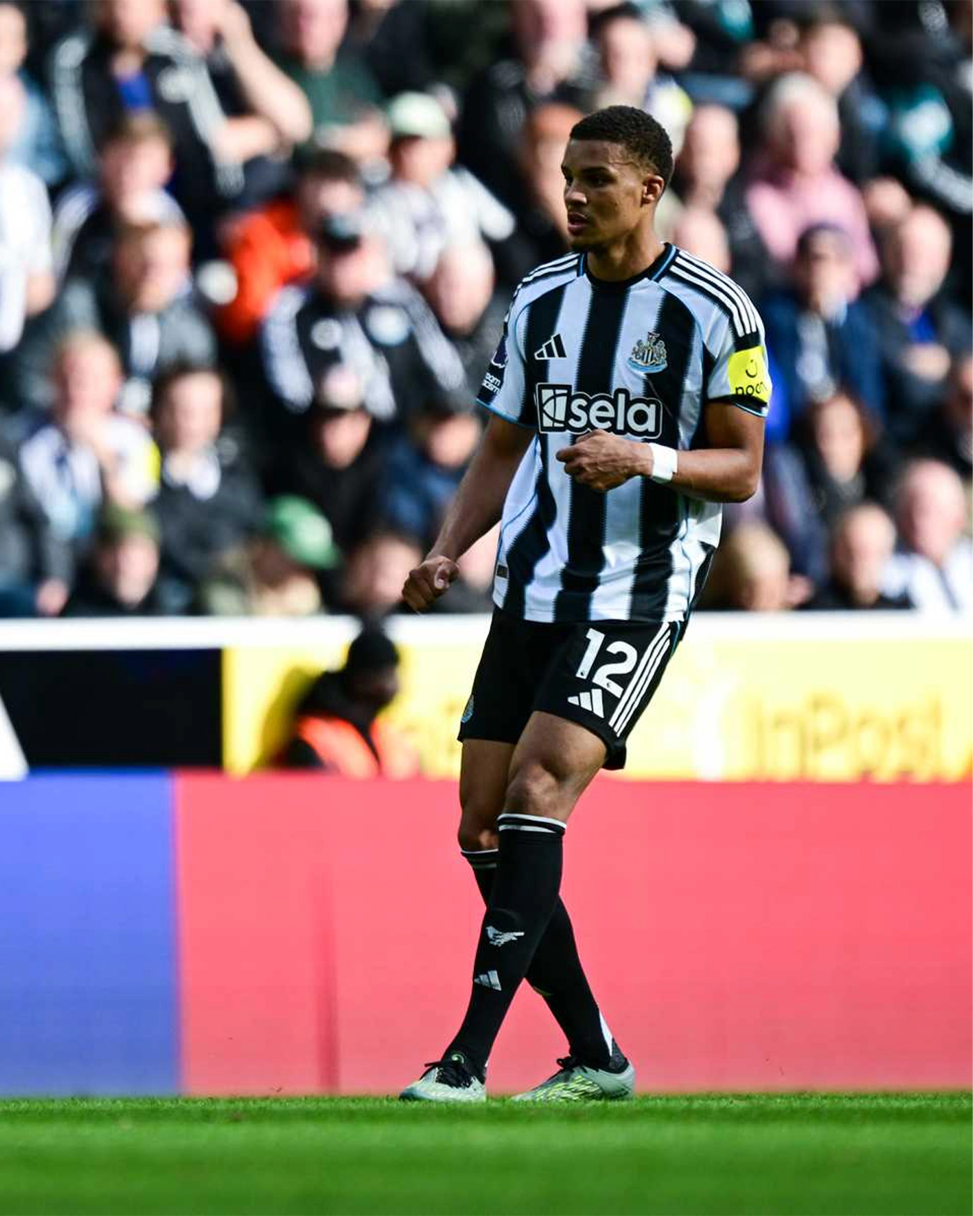 Newcastle United THIAW 25/26 Match Worn Signed Shirt - Nottingham Forest (H)