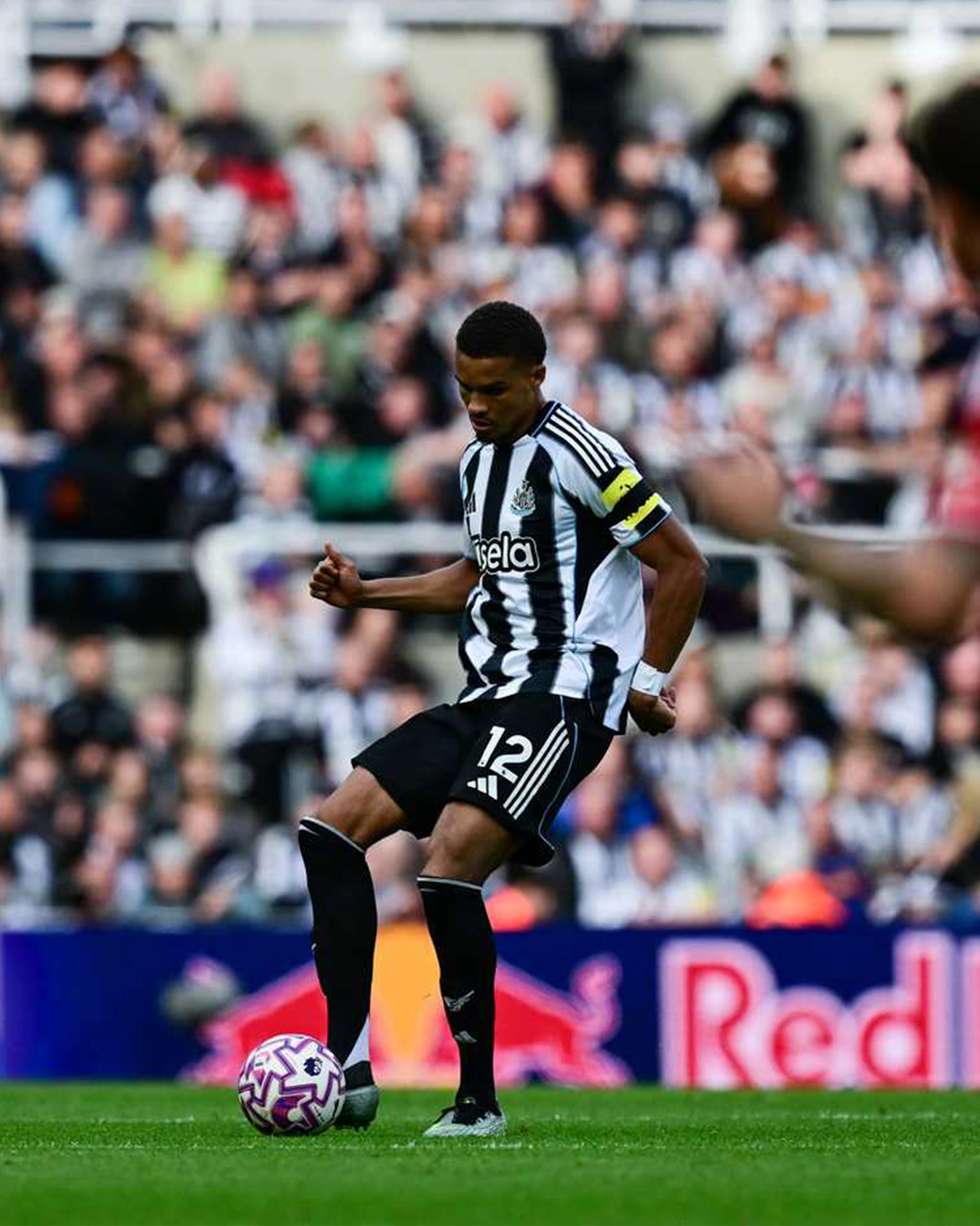 Newcastle United THIAW 25/26 Match Worn Signed Shirt - Nottingham Forest (H)