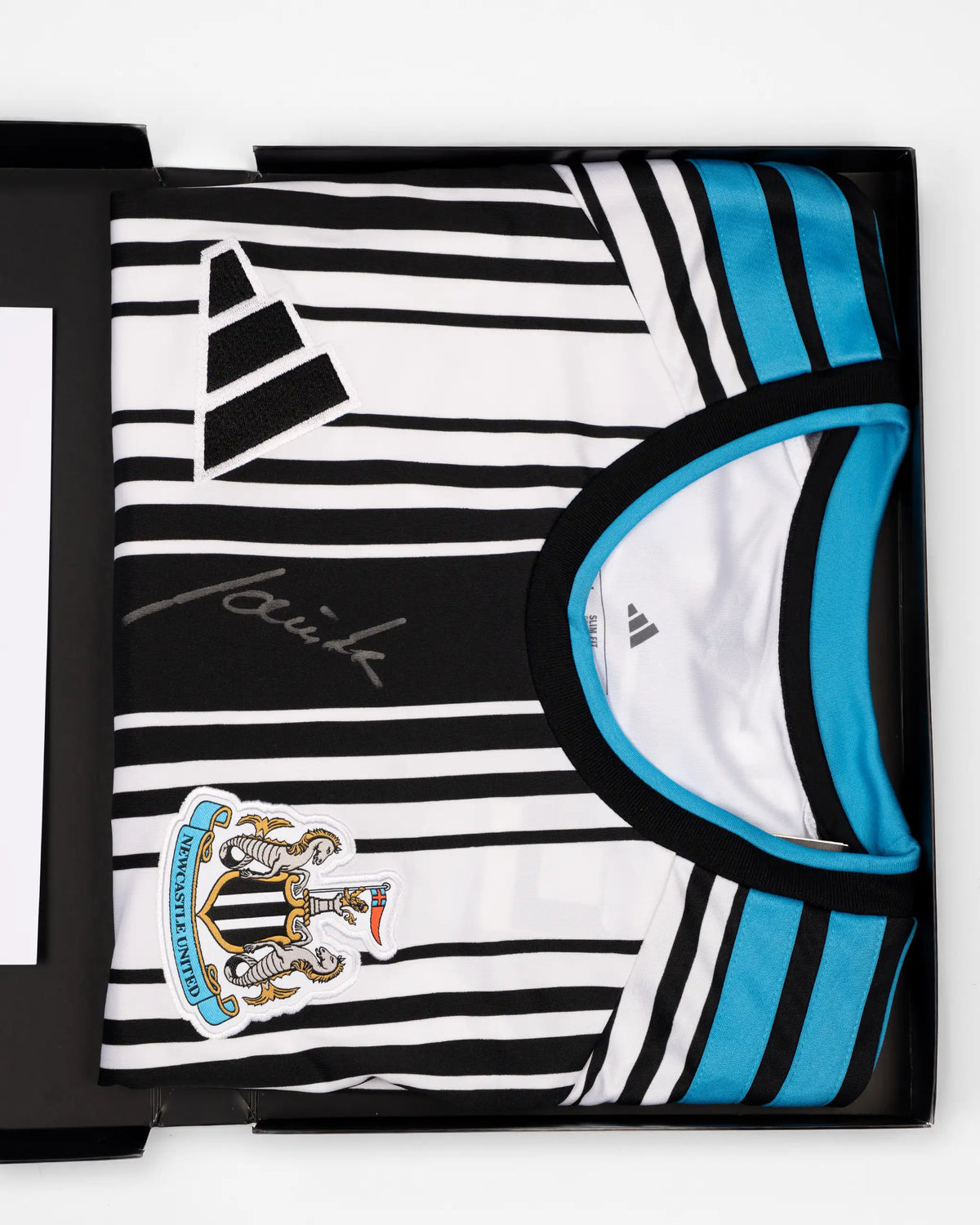 Newcastle United JAISSLE 26/27 Boxed Signed Home Shirt