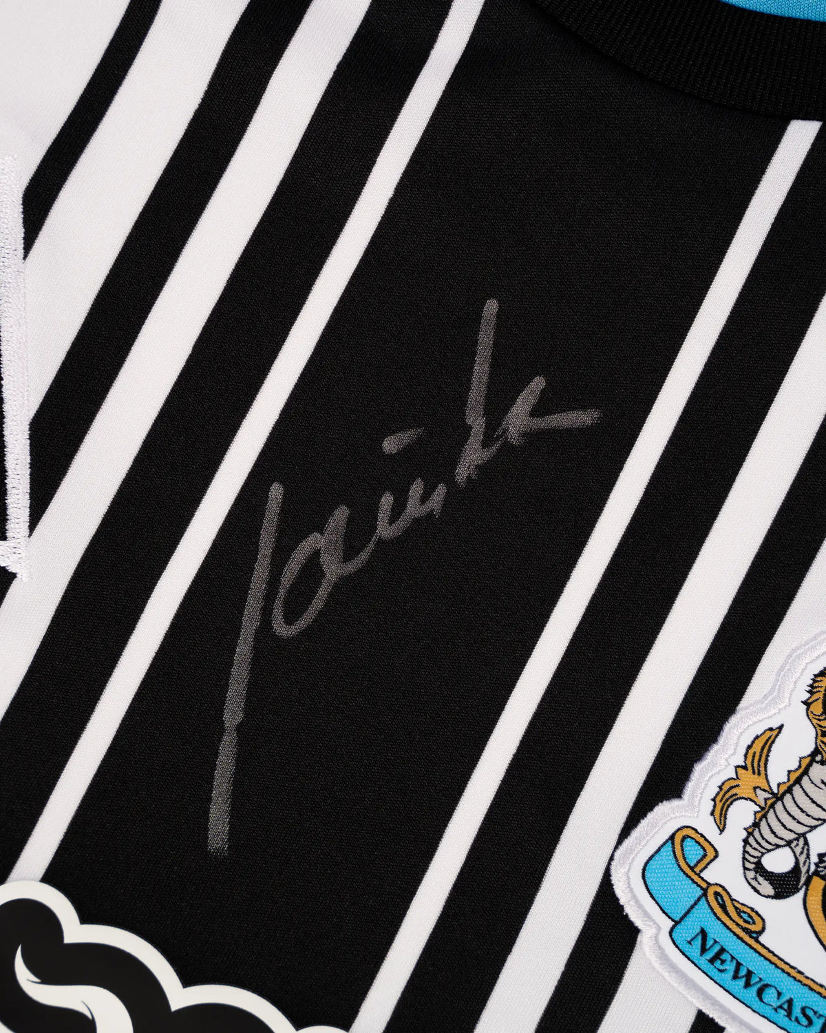 Newcastle United JAISSLE 26/27 Boxed Signed Home Shirt
