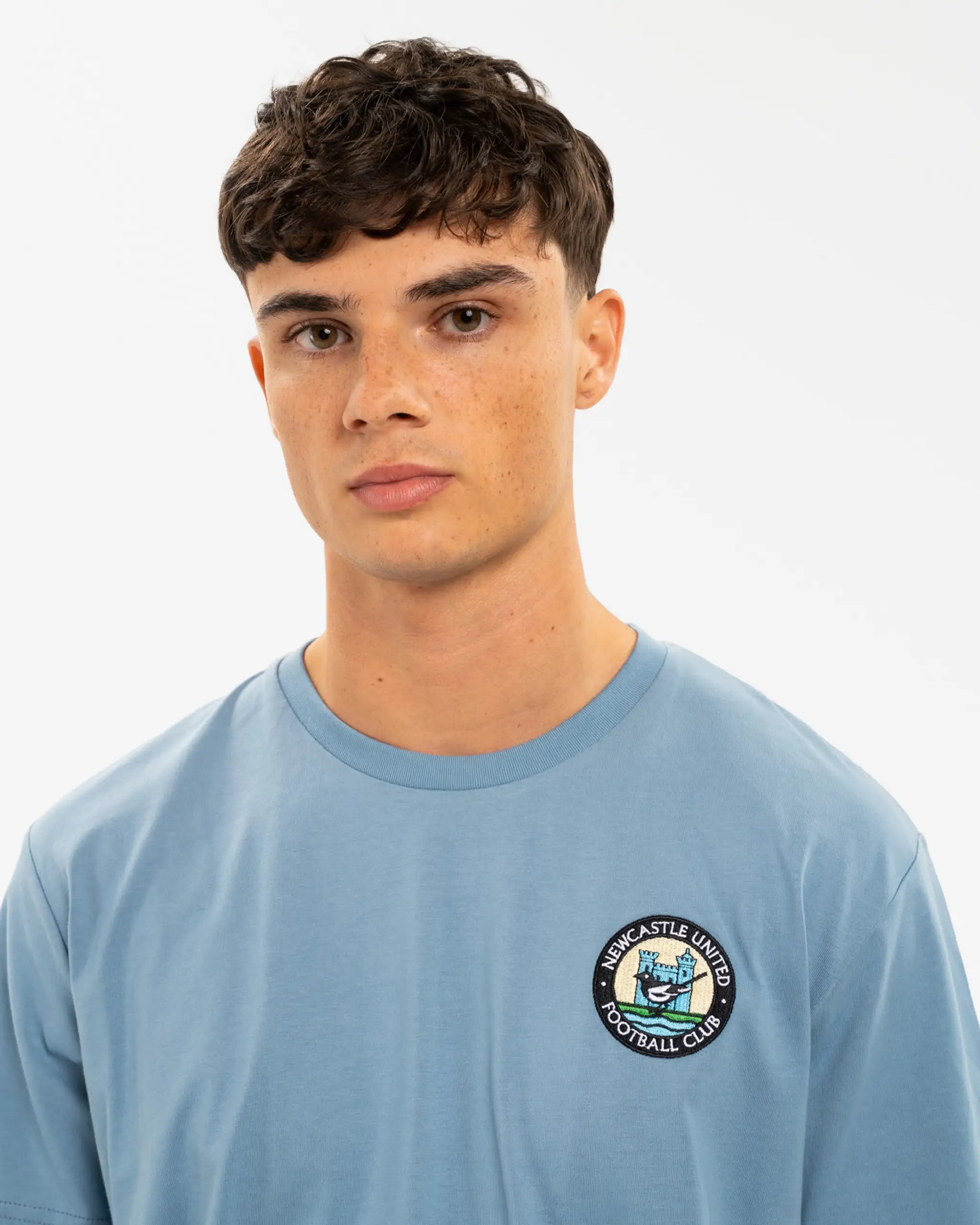 Newcastle United Men's Blue 1976 Retro Crest T-Shirt