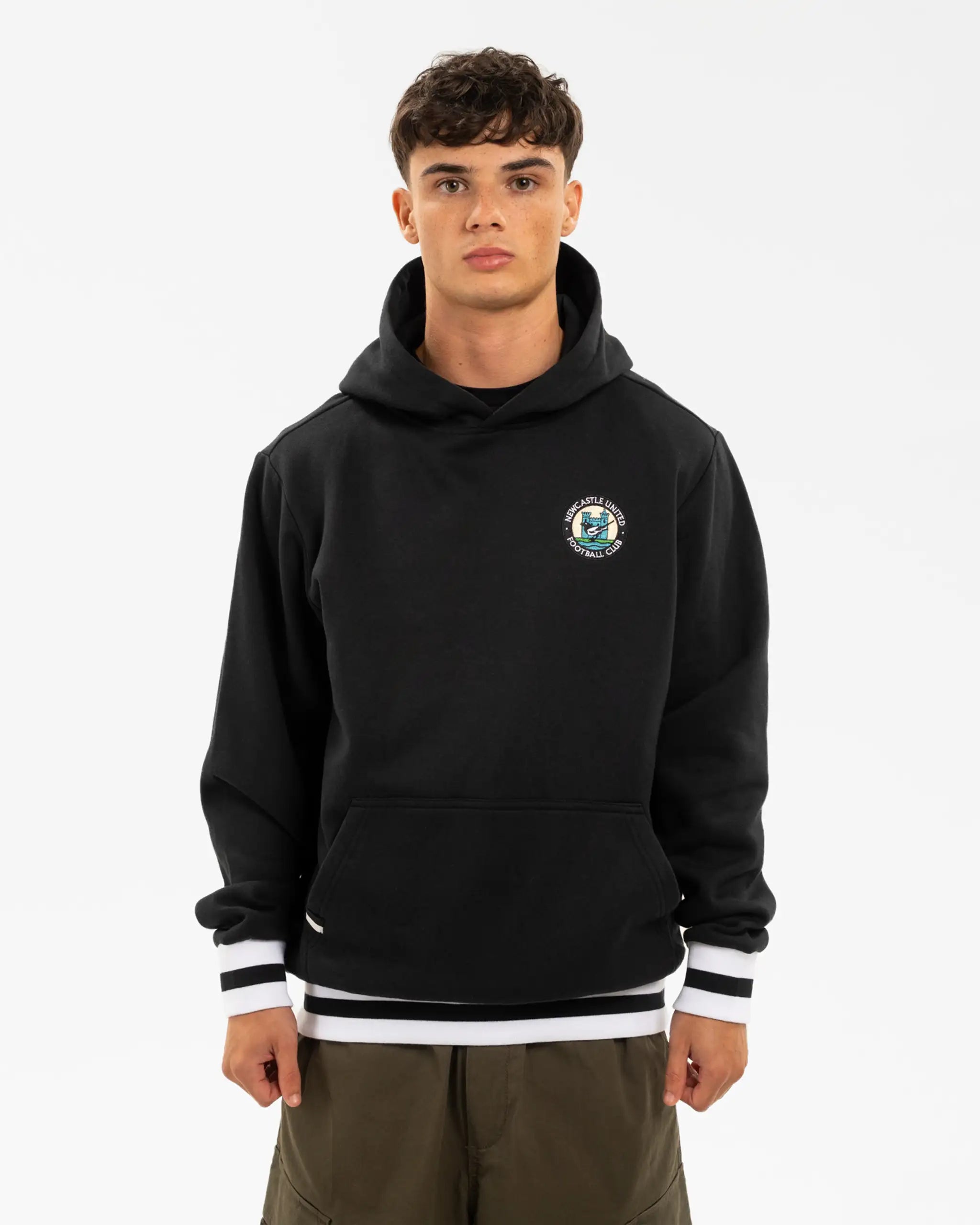 Newcastle United Men's Black 1976 Retro Crest Hoodie