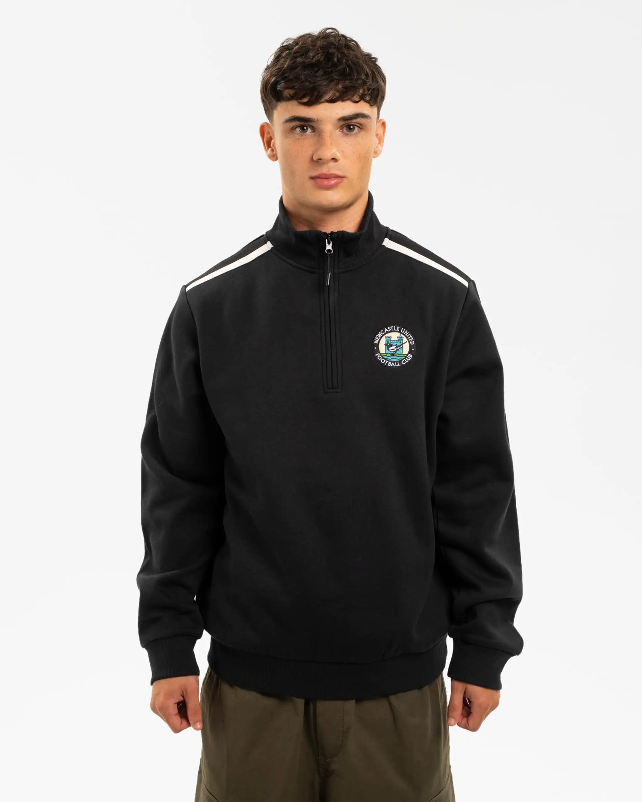 Newcastle United Men's Black 1976 Retro Crest 1/4 Zip