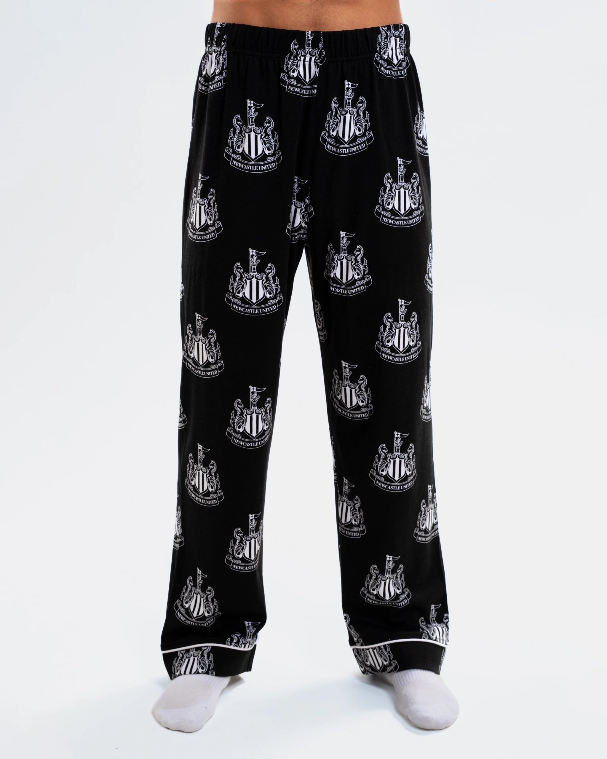Newcastle United Men's Black & White Crest Short Sleeved Pyjama Set