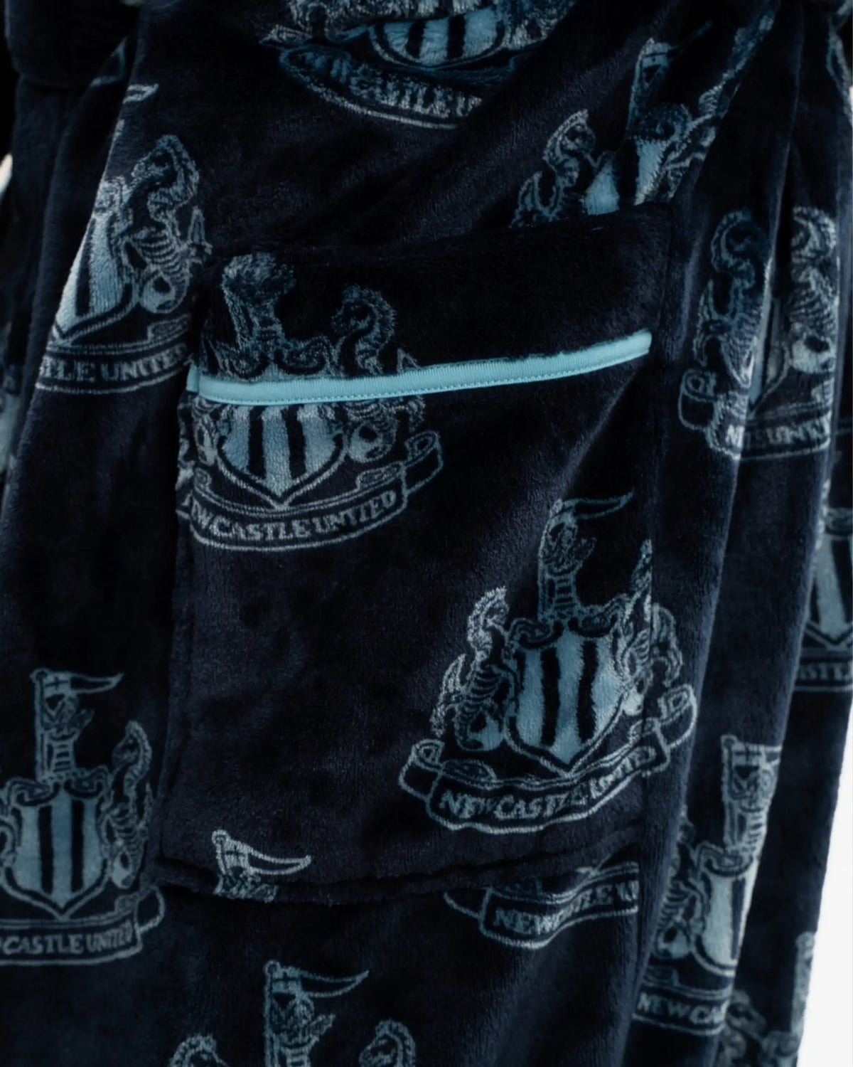 Newcastle United Adult's Blue Crest Dressing Gown