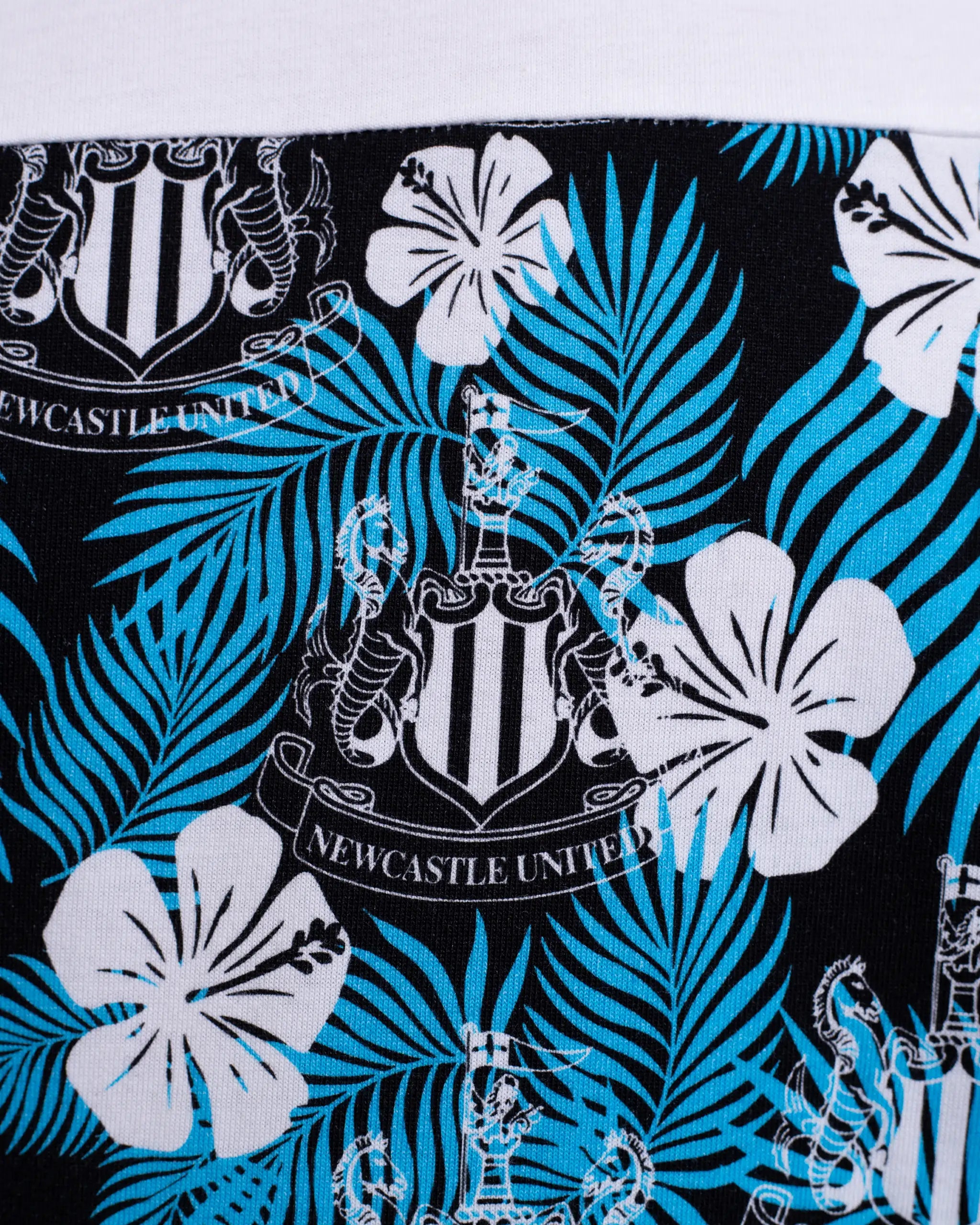 Newcastle United Men's White & Blue Holiday T-Shirt