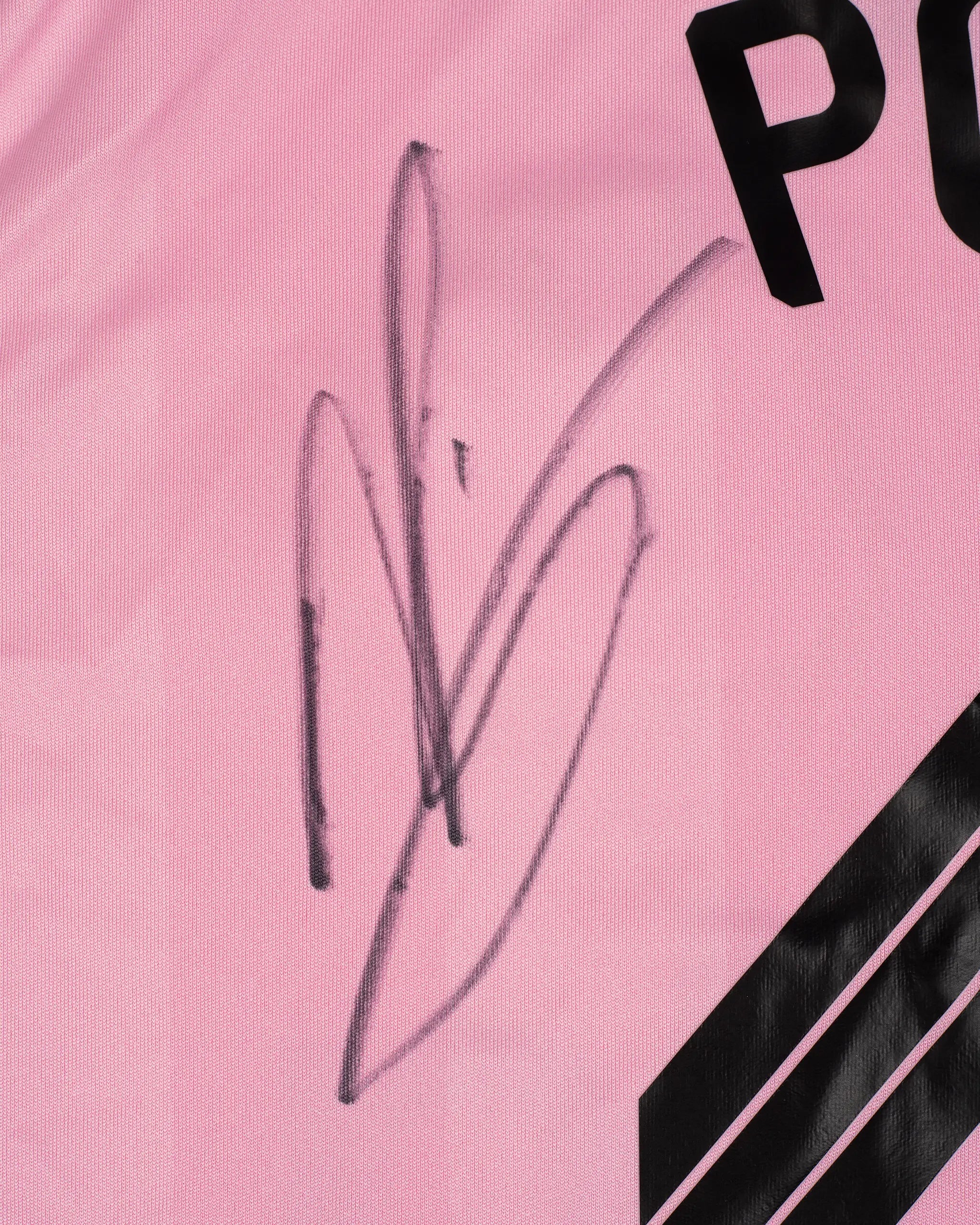 Newcastle United POPE 25/26 Boxed Signed Pink Goalkeeper Shirt