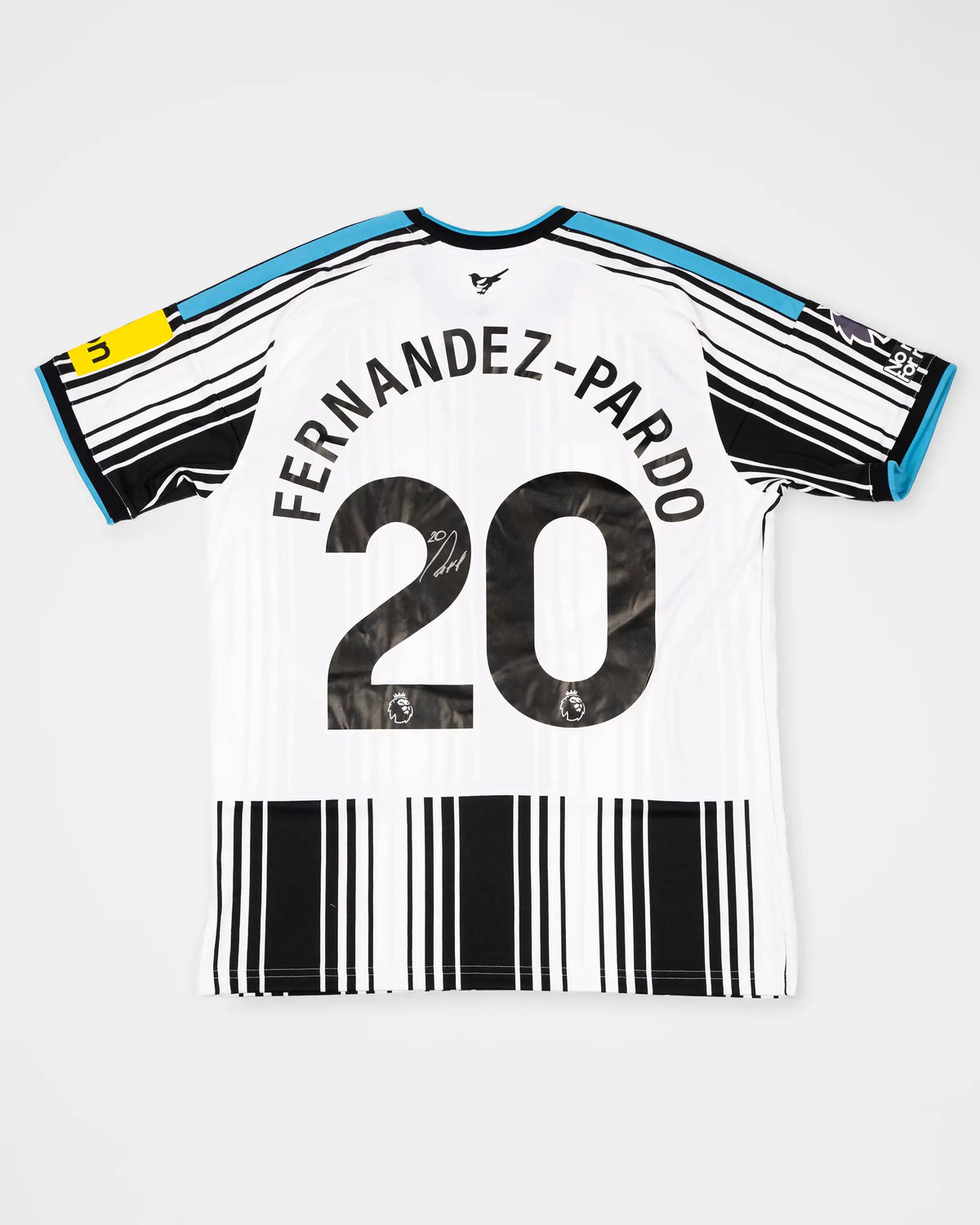 Newcastle United FERNANDEZ-PARDO 26/27 Boxed Signed Home Shirt