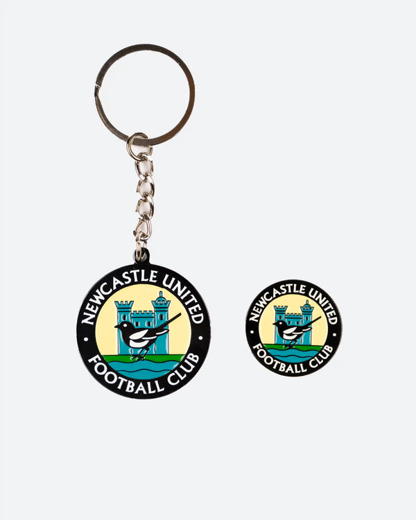 Newcastle United Retro Crest Badge & Keyring Set