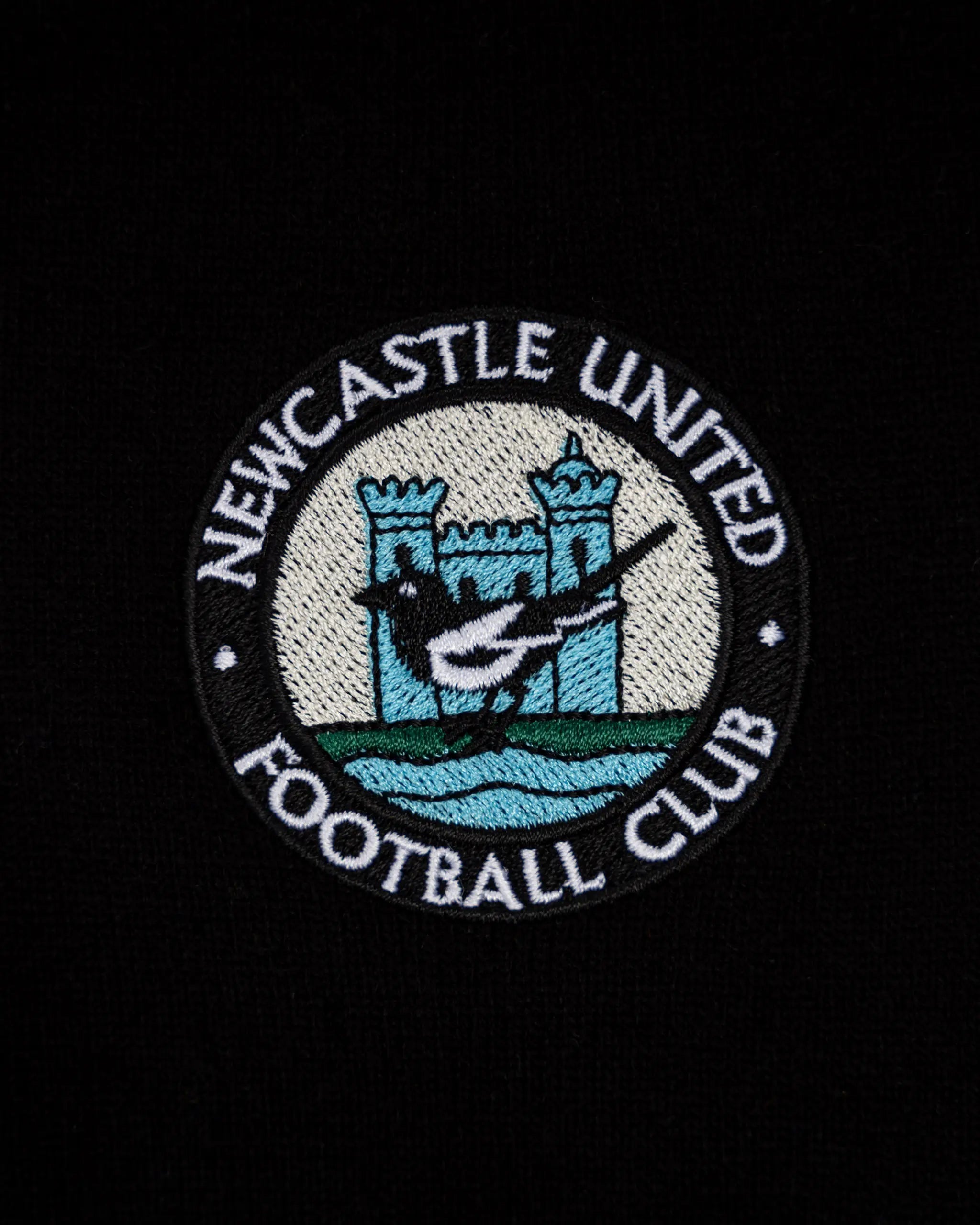 Newcastle United Black & White Embroidered Retro Crest Scarf