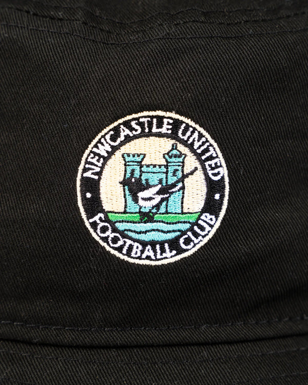 Newcastle United New Era Retro Crest Black Traveller Bucket Hat