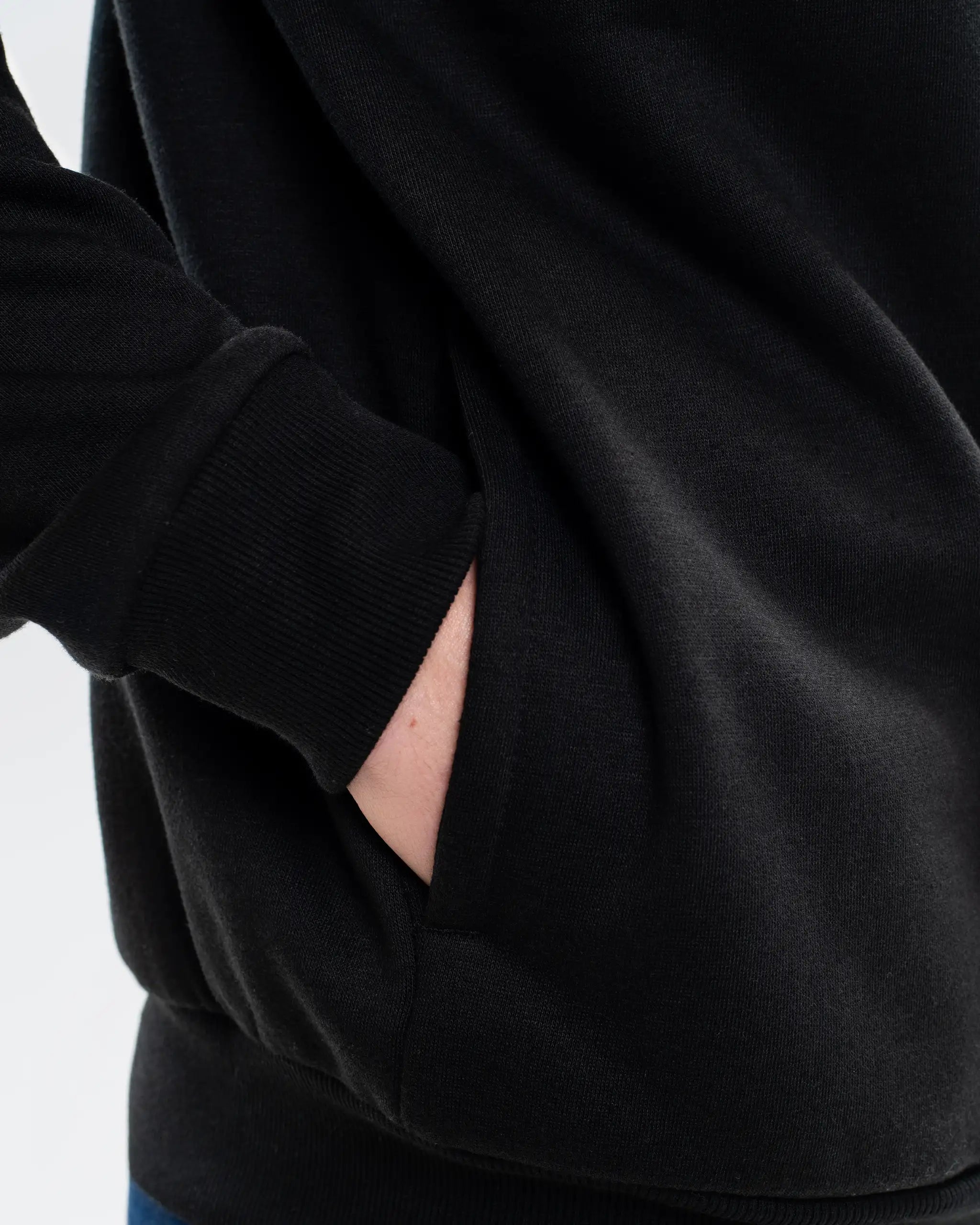 Newcastle United Men's Black 1/4 Zip Sweatshirt