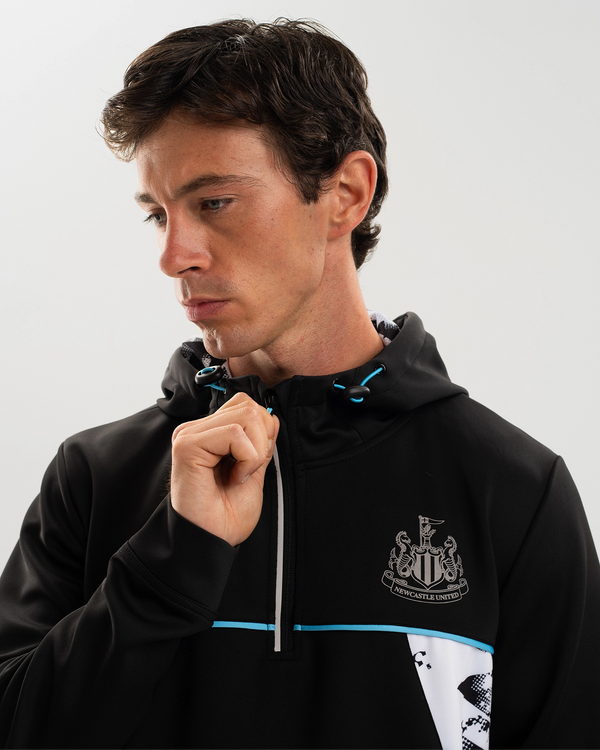 Newcastle United Men's Black Panel 1/4 Zip Hoodie