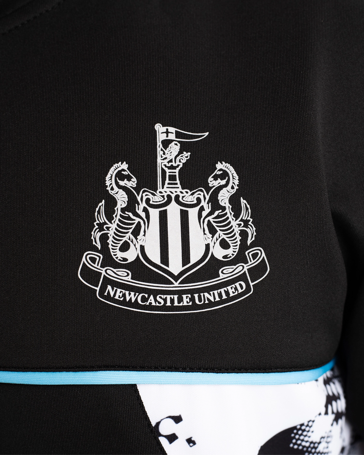 Newcastle United Men's Black Panel 1/4 Zip Hoodie