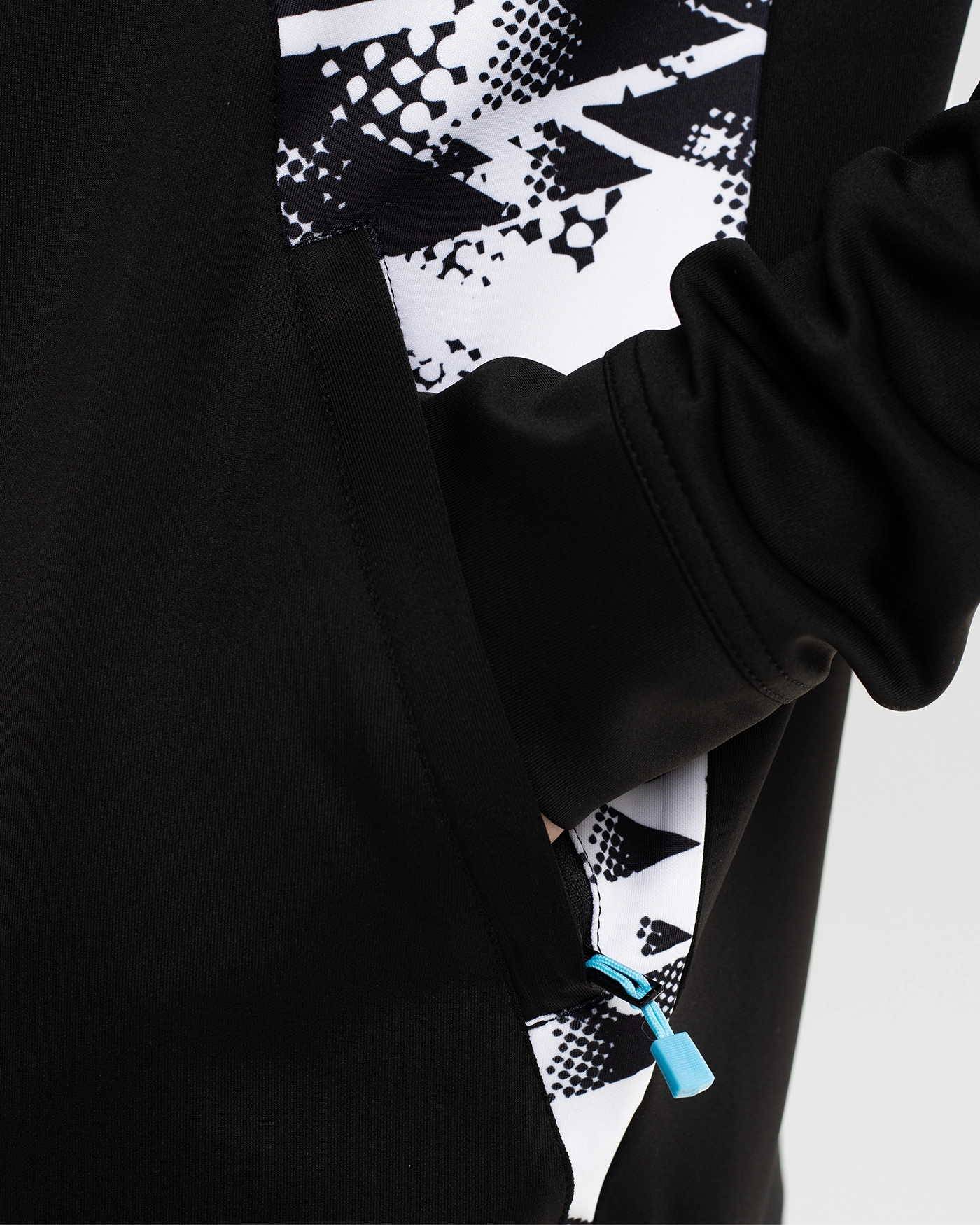Newcastle United Men's Black Panel 1/4 Zip Hoodie