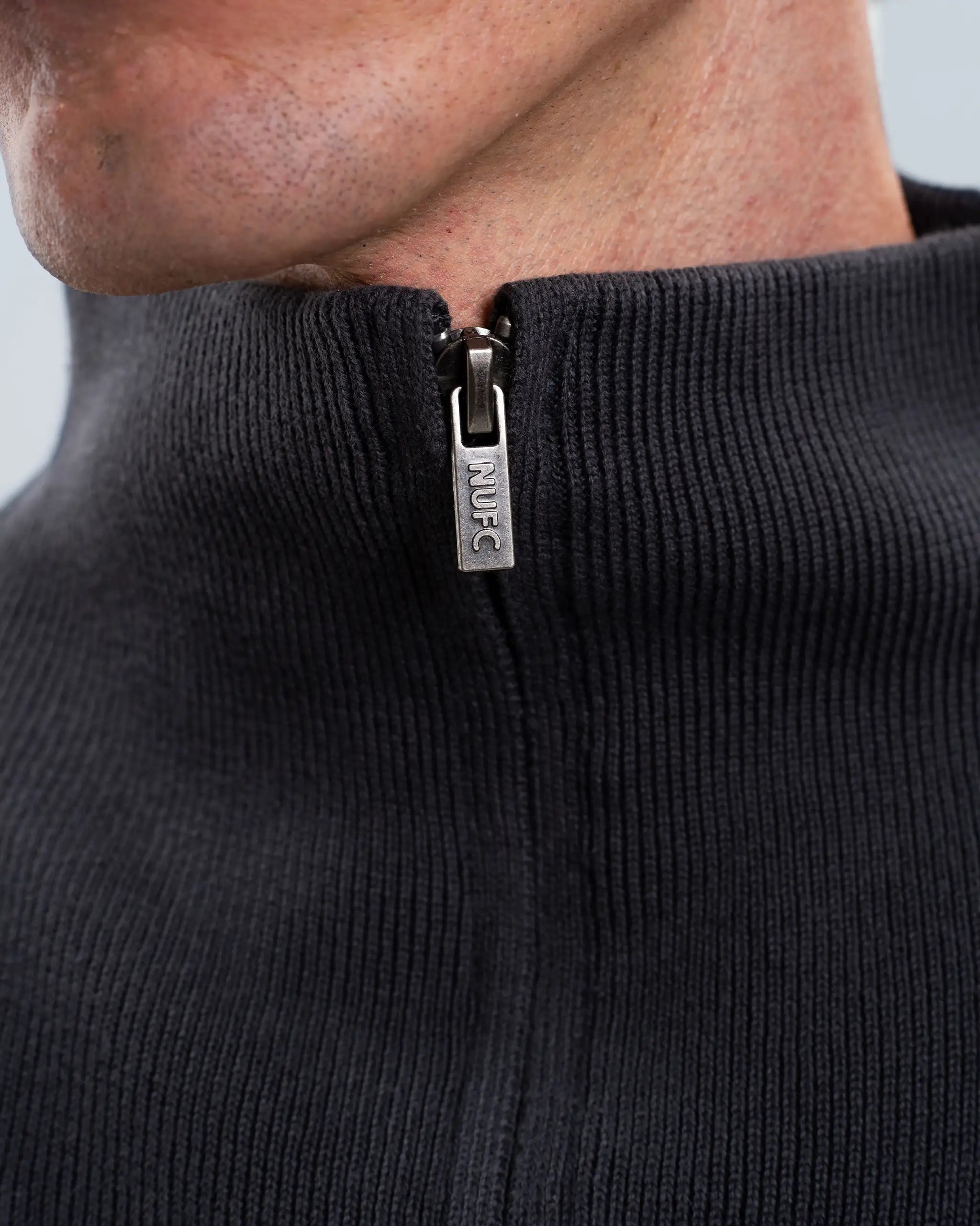 Newcastle United Men's Charcoal Chunky Knit 1/4 Zip Top