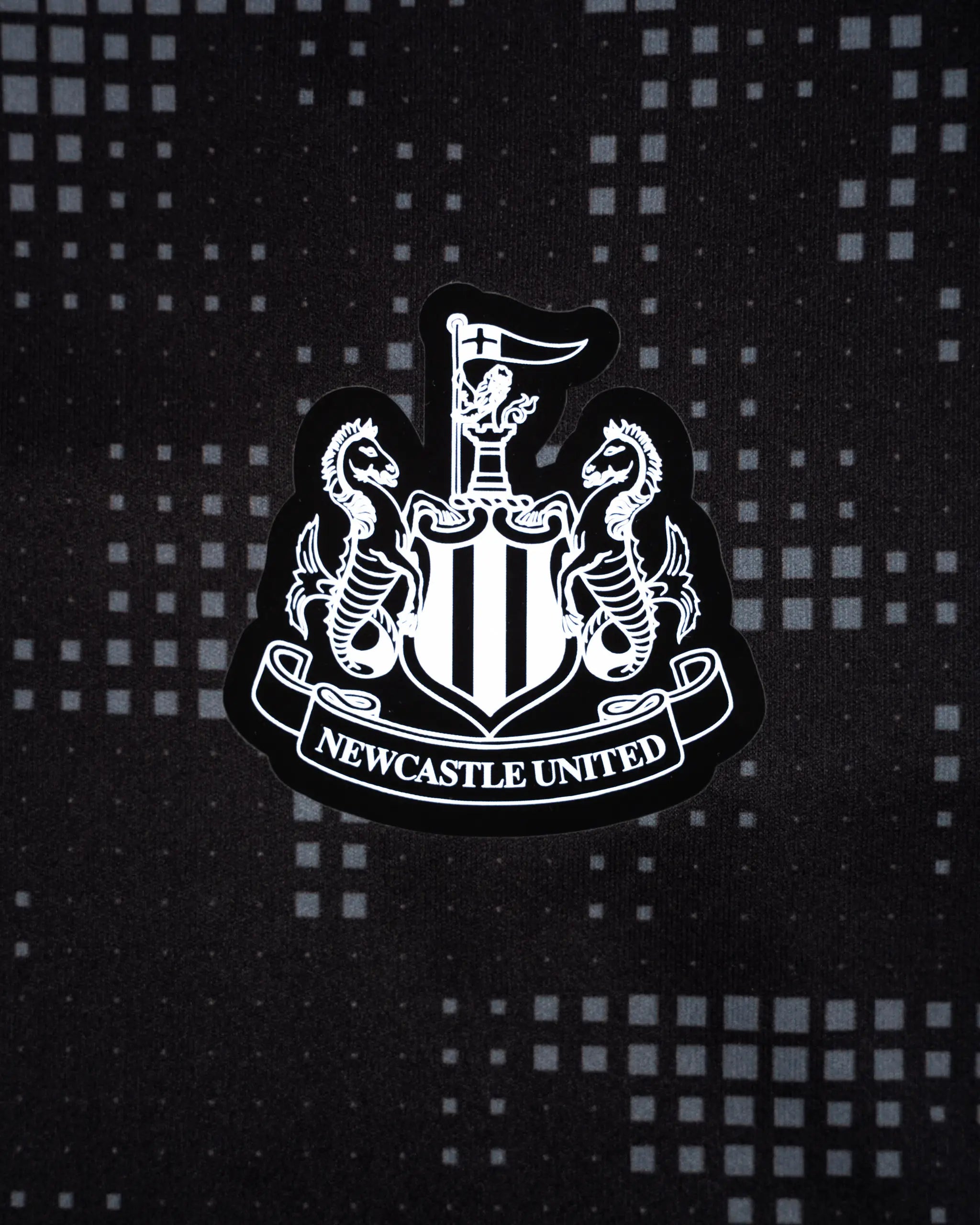 Newcastle United Kids' Black & White Ombre Crest T-Shirt