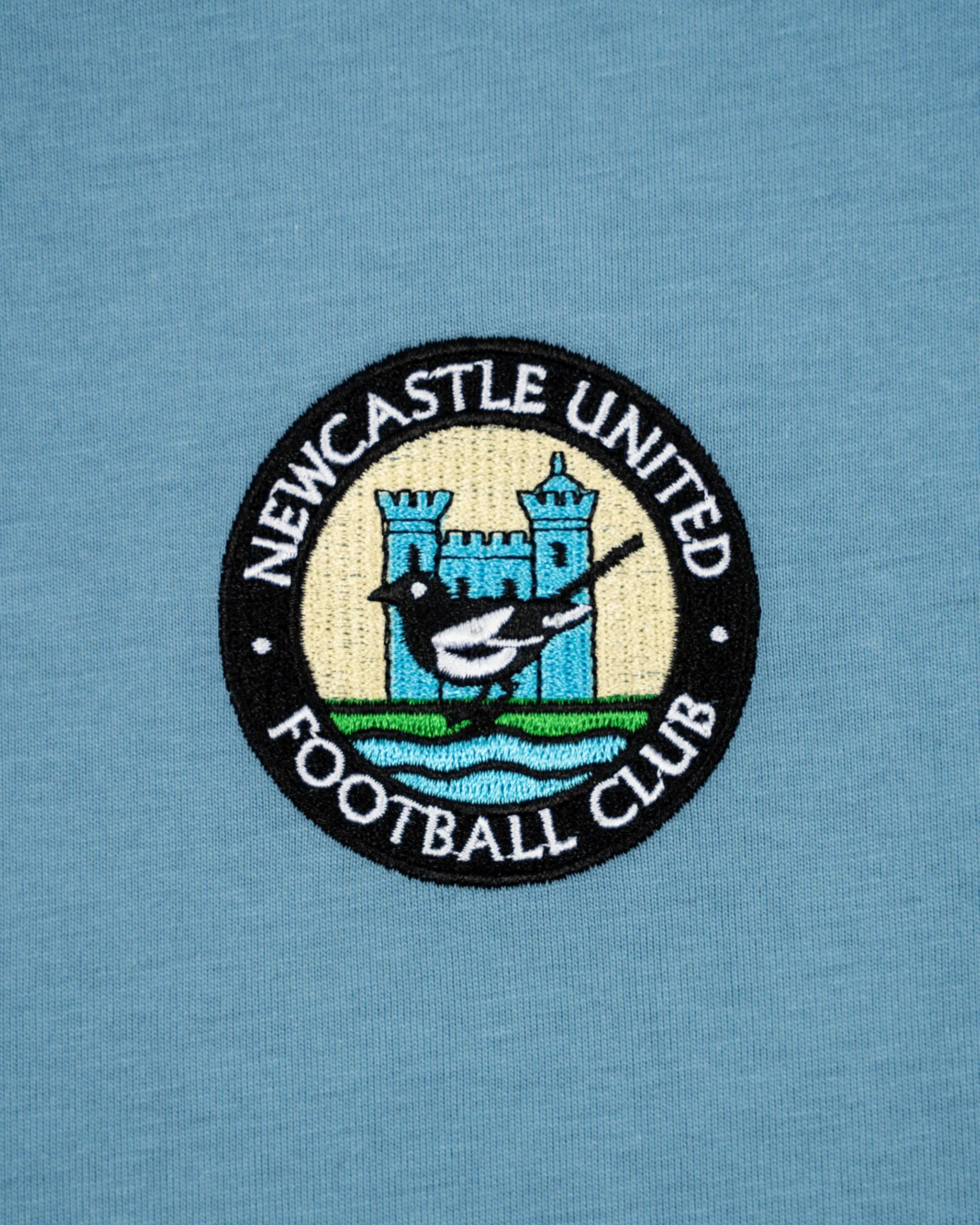Newcastle United Men's Blue 1976 Retro Crest T-Shirt