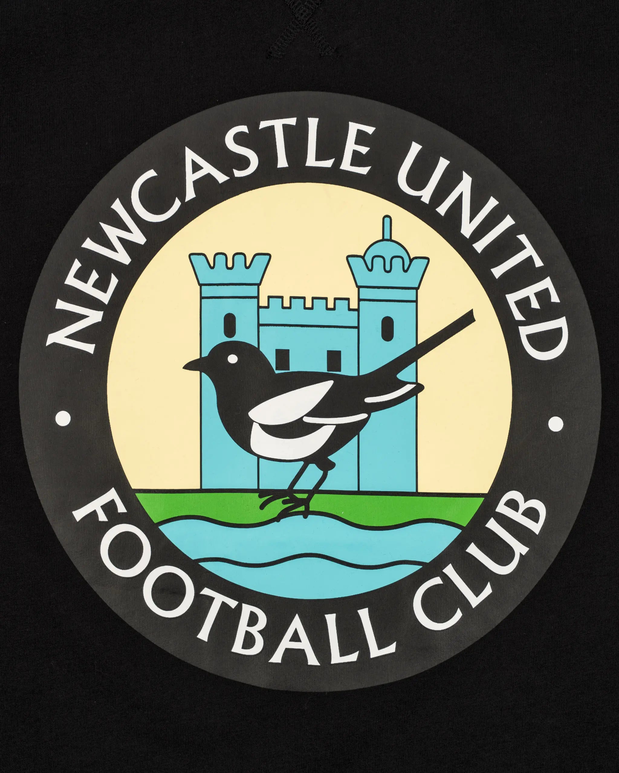 Newcastle United Men's Black Large 1976 Retro Crest T-Shirt