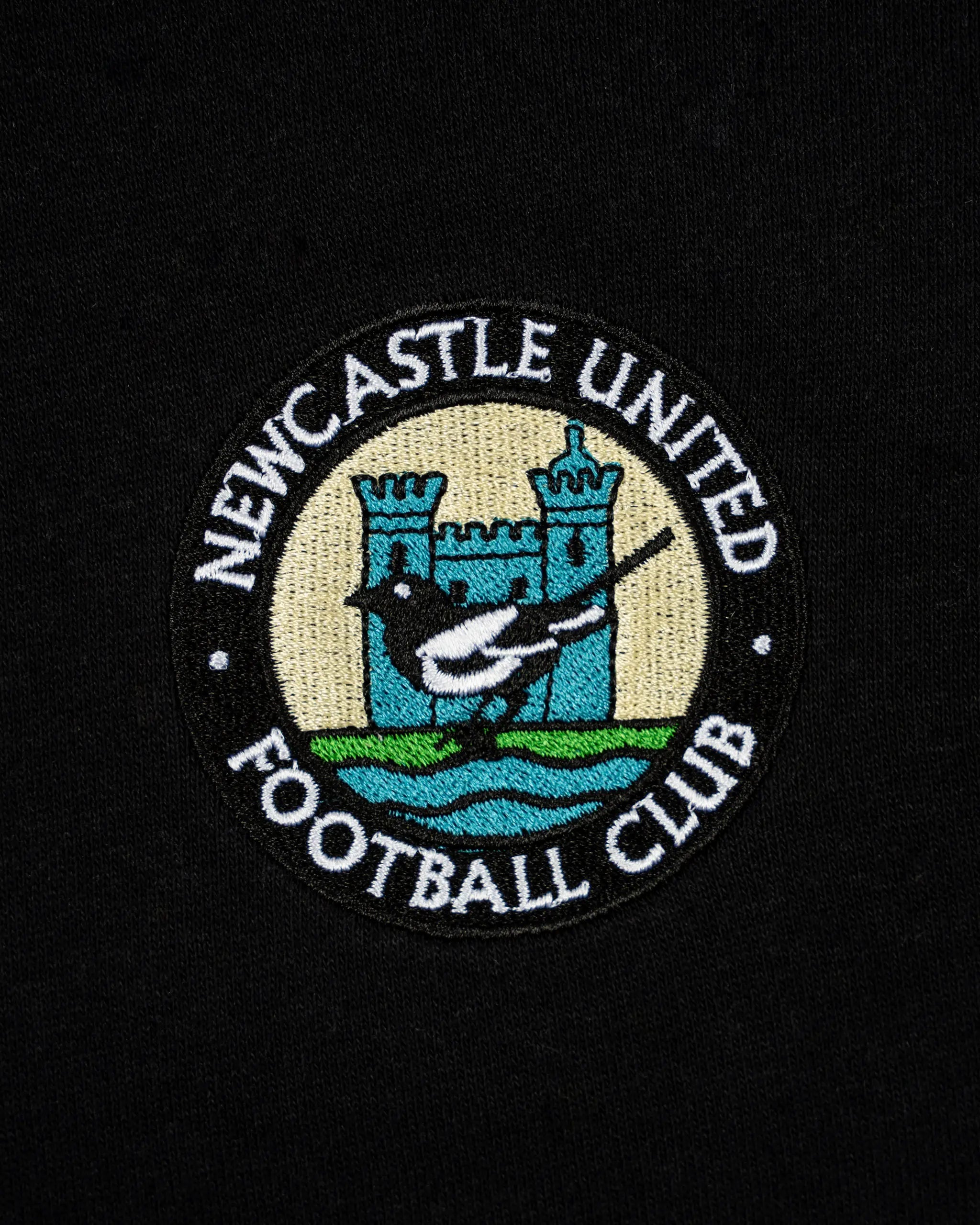 Newcastle United Men's Black 1976 Retro Crest Hoodie
