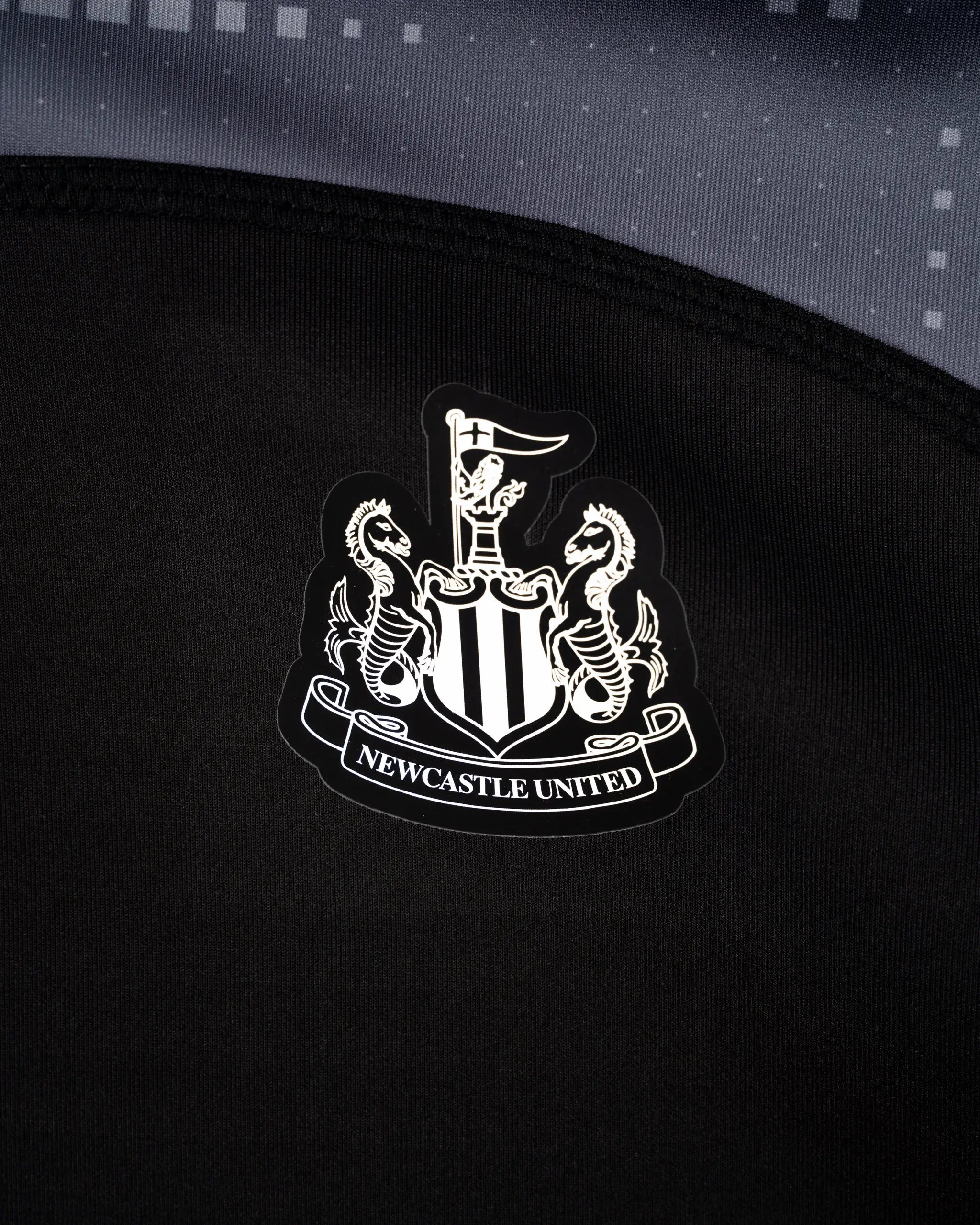 Newcastle United Men's Black Tech Poly 1/4 Zip Hoodie