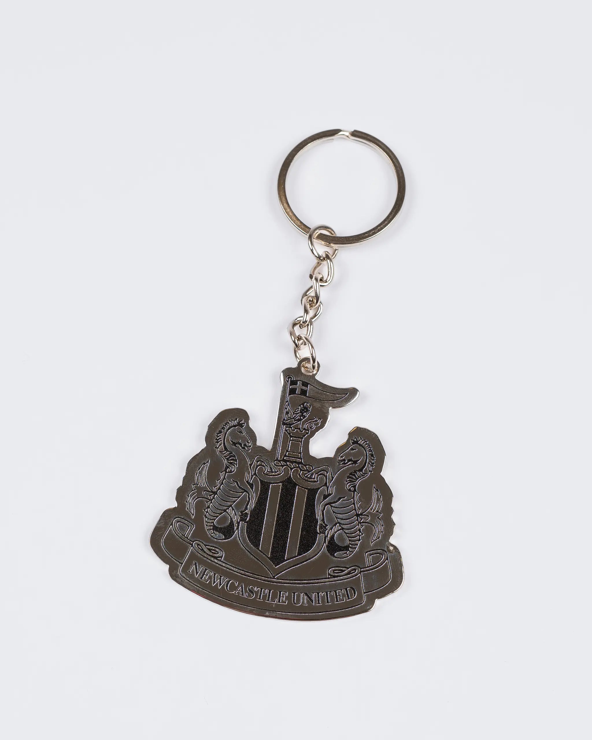 Newcastle United Tonal Keyring and Badge Set