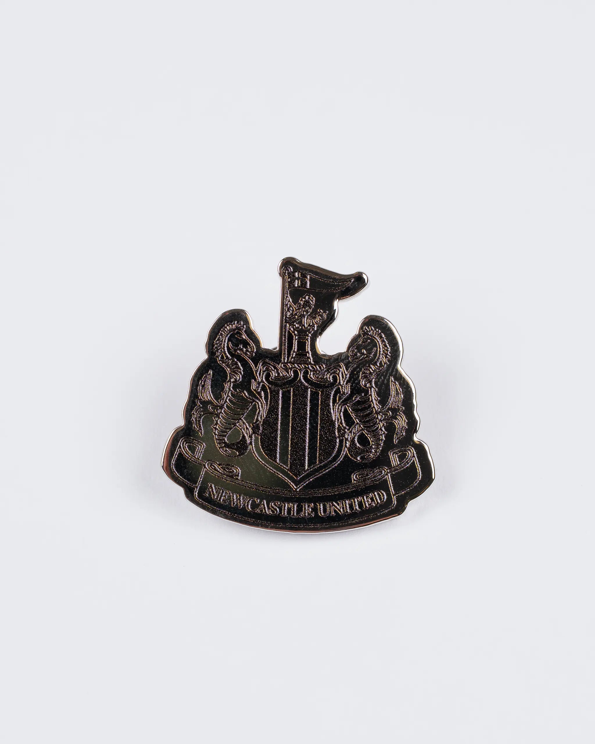 Newcastle United Tonal Keyring and Badge Set