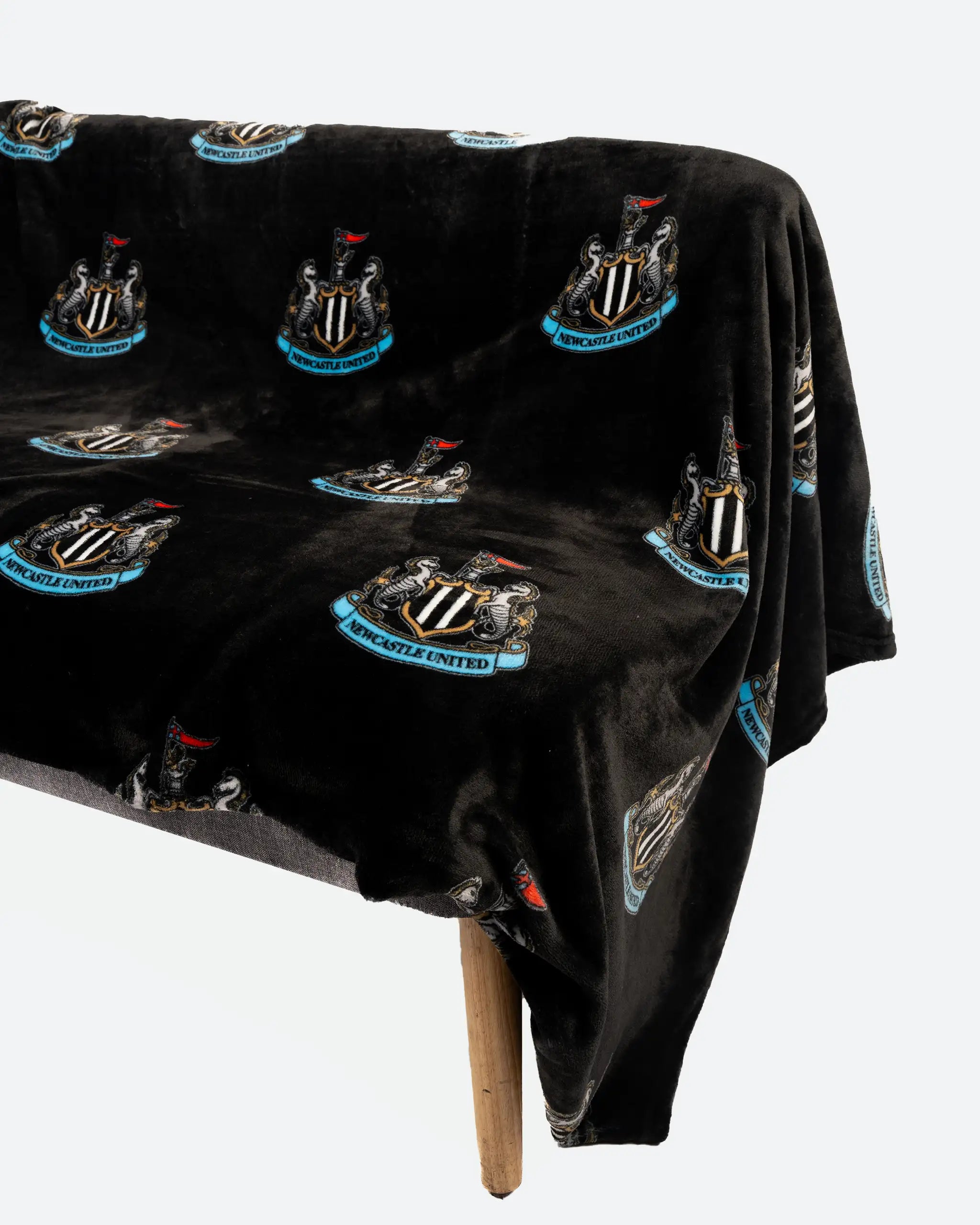 Newcastle United Black Crest Fleece Blanket
