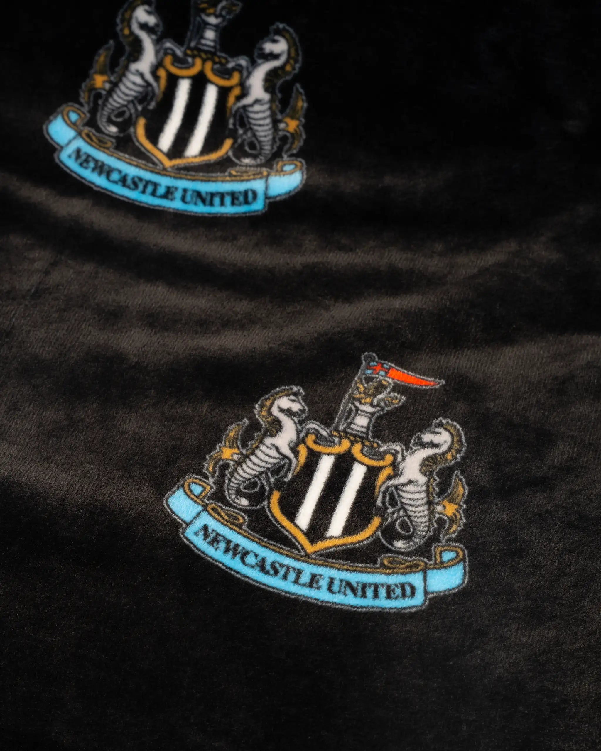 Newcastle United Black Crest Fleece Blanket