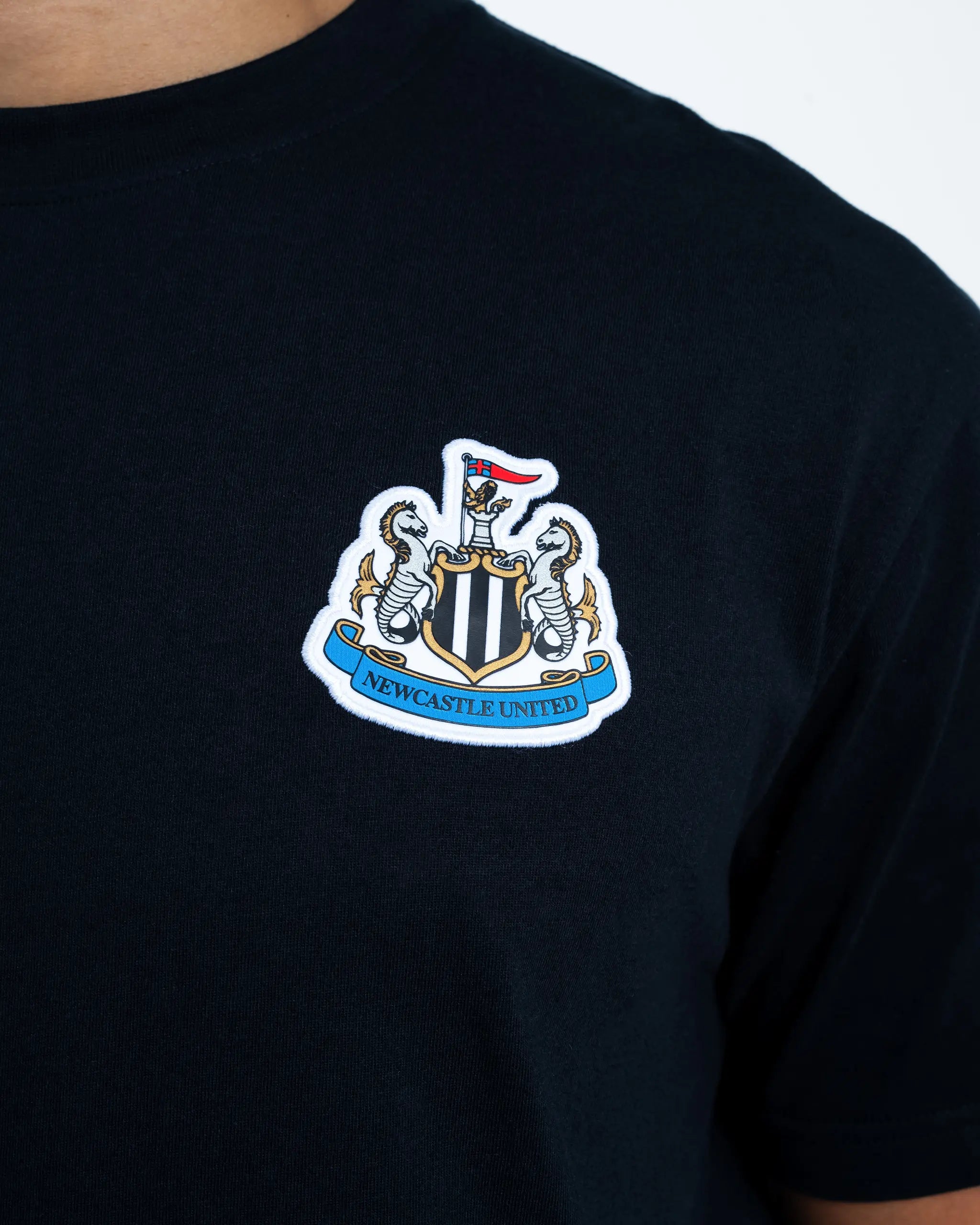 Newcastle United Men's Black Terrace Crest T-Shirt
