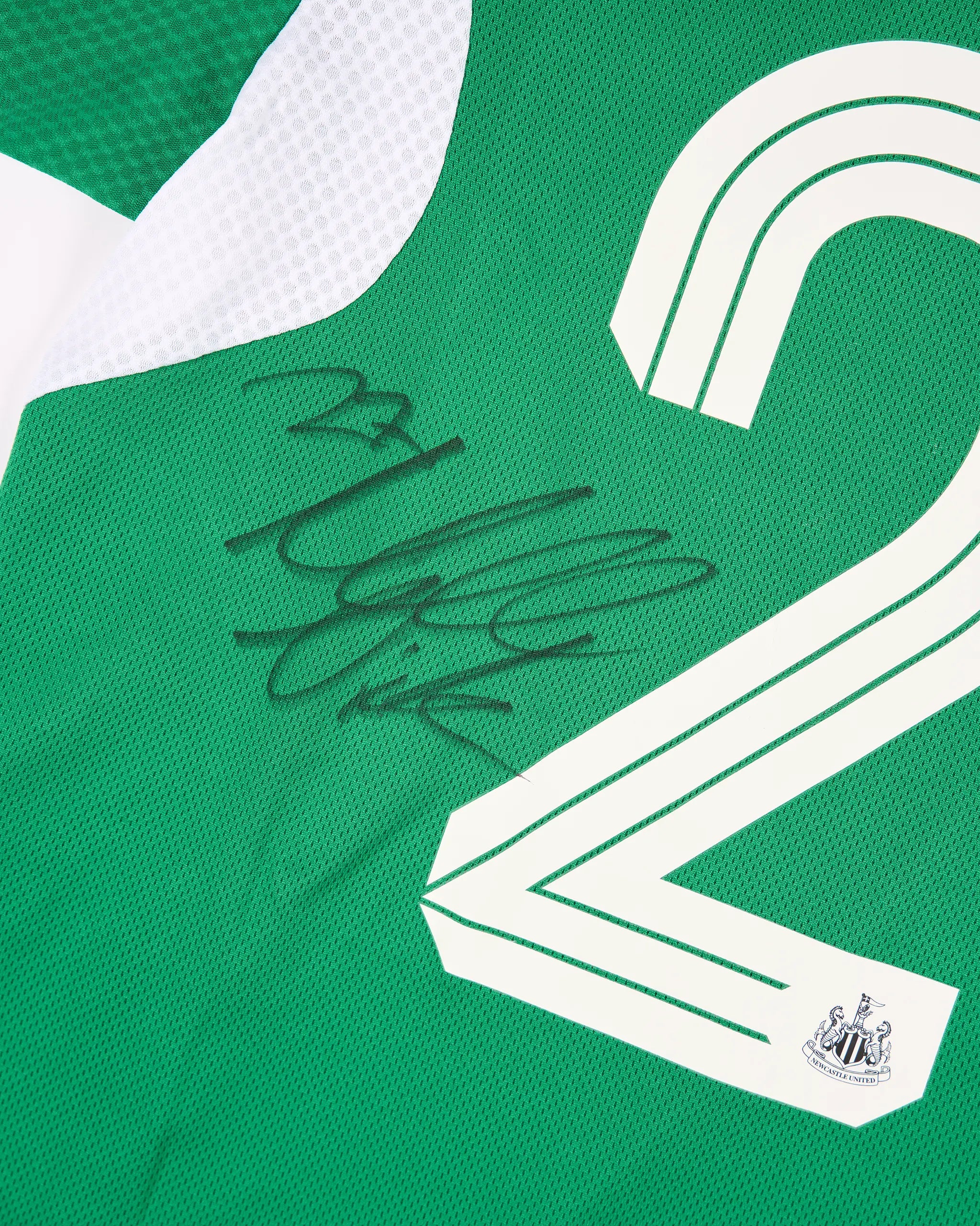 Newcastle United WOLTEMADE 25/26 Boxed Signed Away Shirt