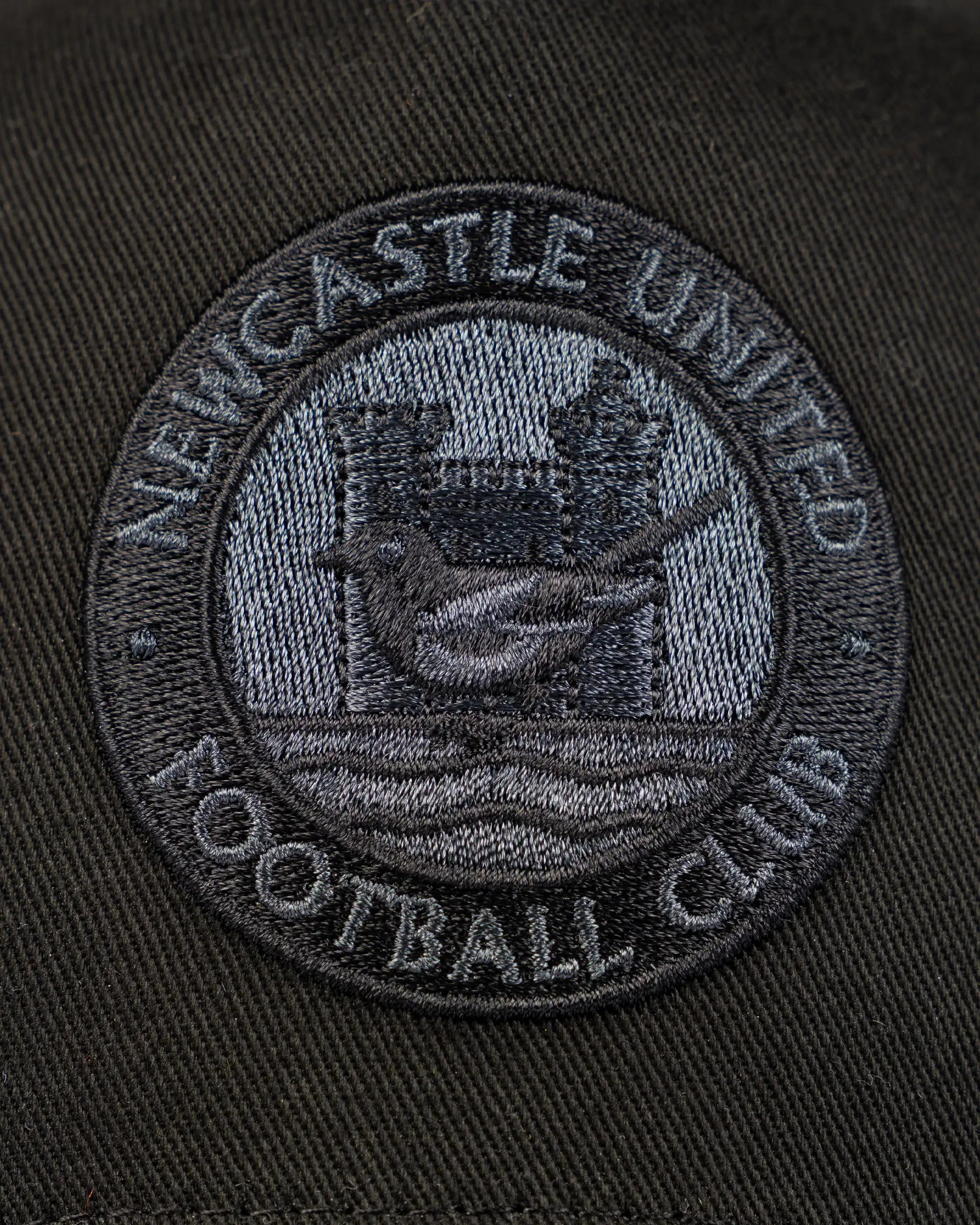 Newcastle United New Era Script Visor Black 9FORTY Adjustable Cap