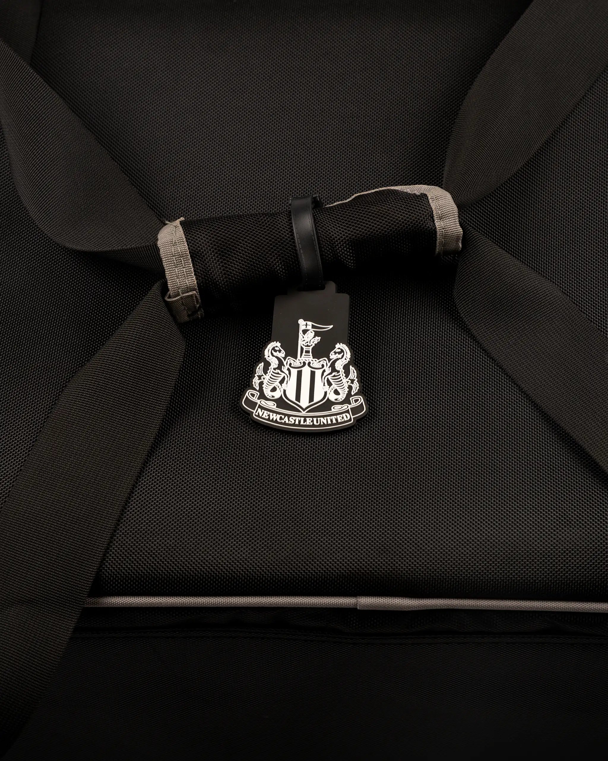 Newcastle United Luggage Tag & Eye Mask Travel Set