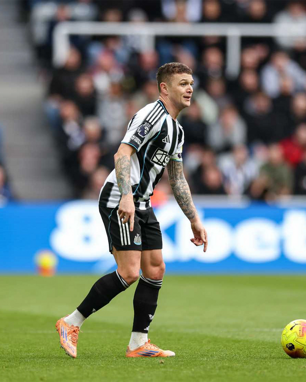 Newcastle United TRIPPIER 25/26 Match Worn Signed Shirt - Everton (H)