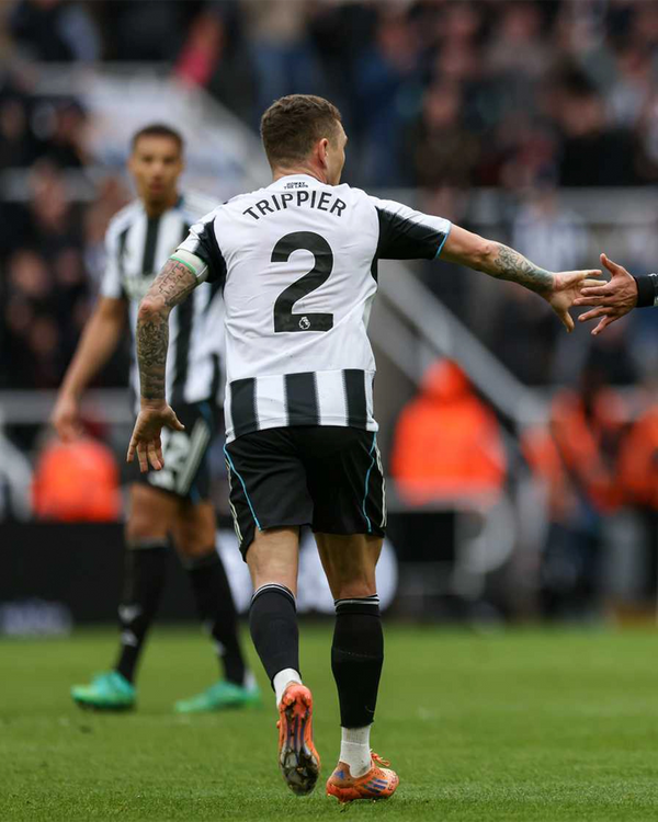 Newcastle United TRIPPIER 25/26 Match Worn Signed Shirt - Everton (H)