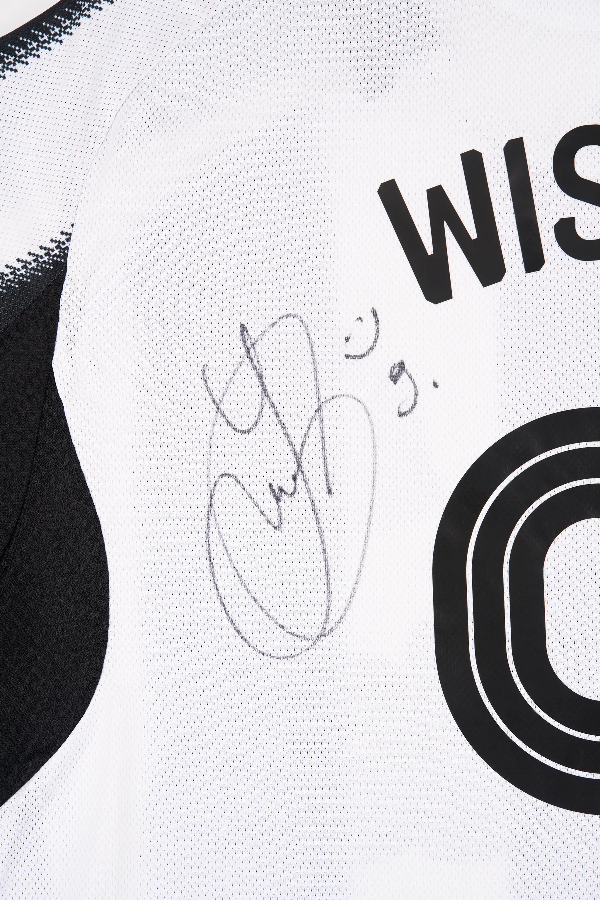 Newcastle United WISSA 25/26 Boxed Signed Home Shirt